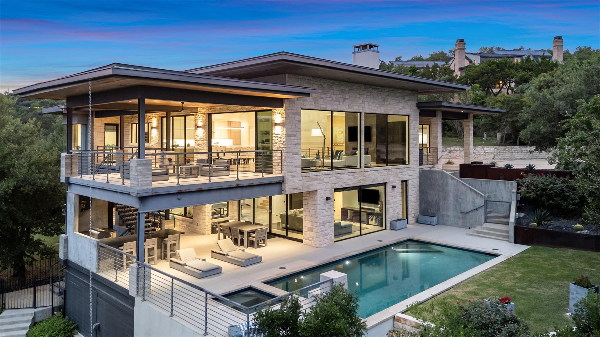 203 Buckeye Trl, West Lake Hills, TX 78746