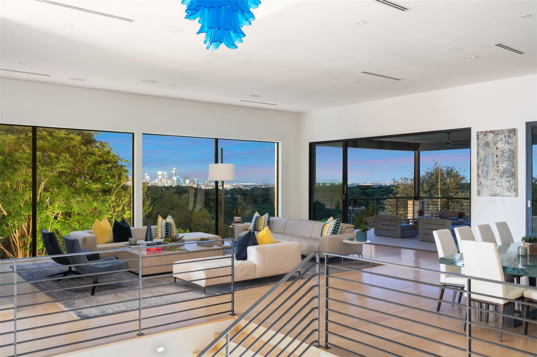 203 Buckeye Trl, West Lake Hills, TX 78746