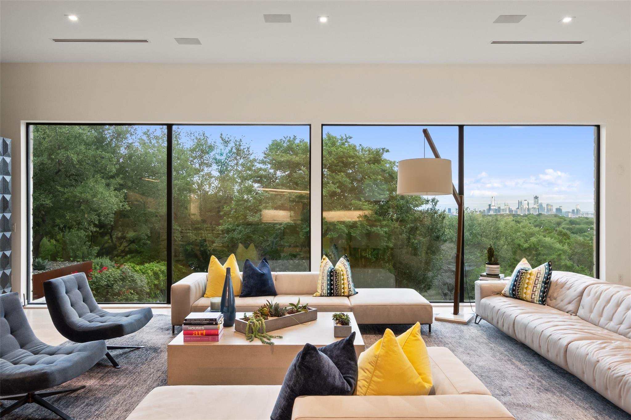 203 Buckeye Trl, West Lake Hills, TX 78746