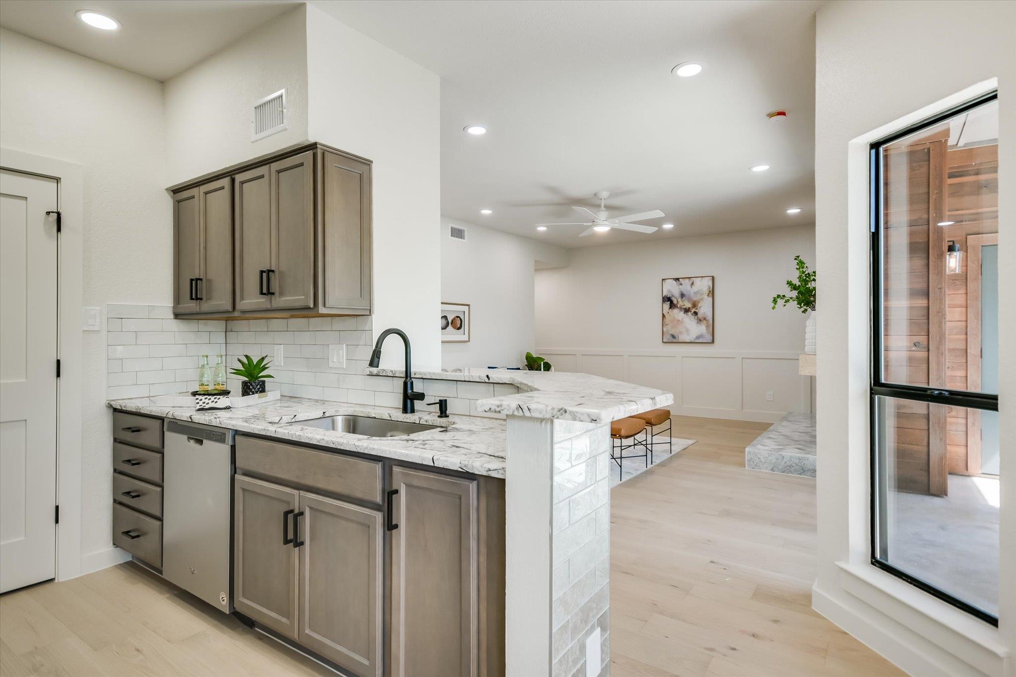 4711 Spicewood Springs Rd # 172, Austin, TX 78759