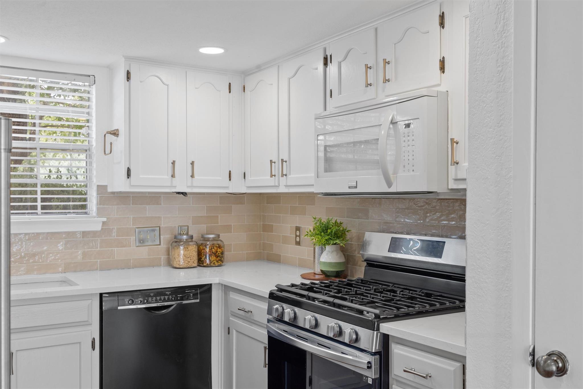 5217 Summerset Trl, Austin, TX 78749