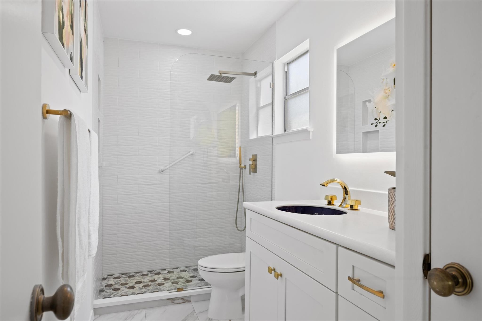 5217 Summerset Trl, Austin, TX 78749