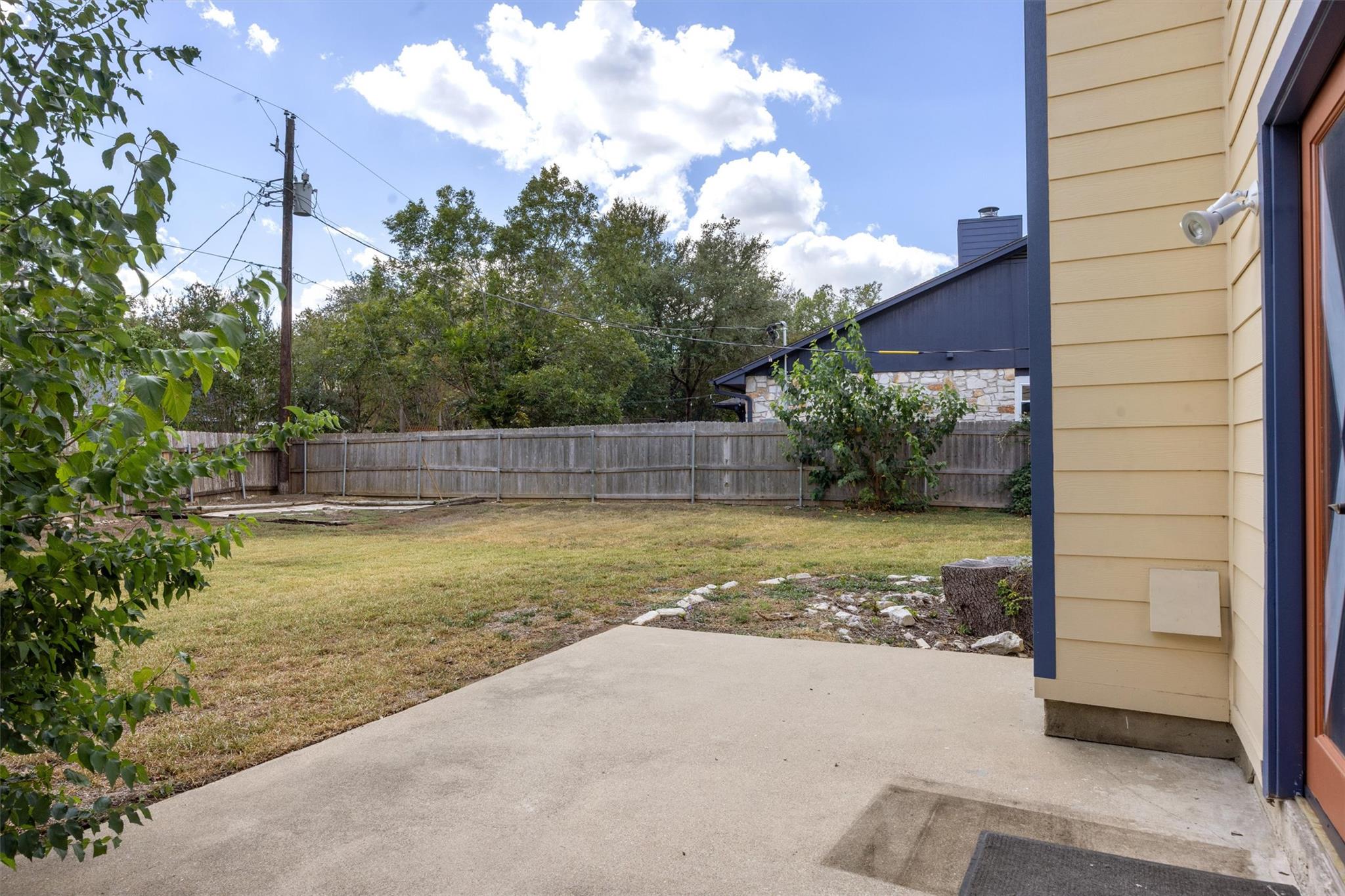 5217 Summerset Trl, Austin, TX 78749