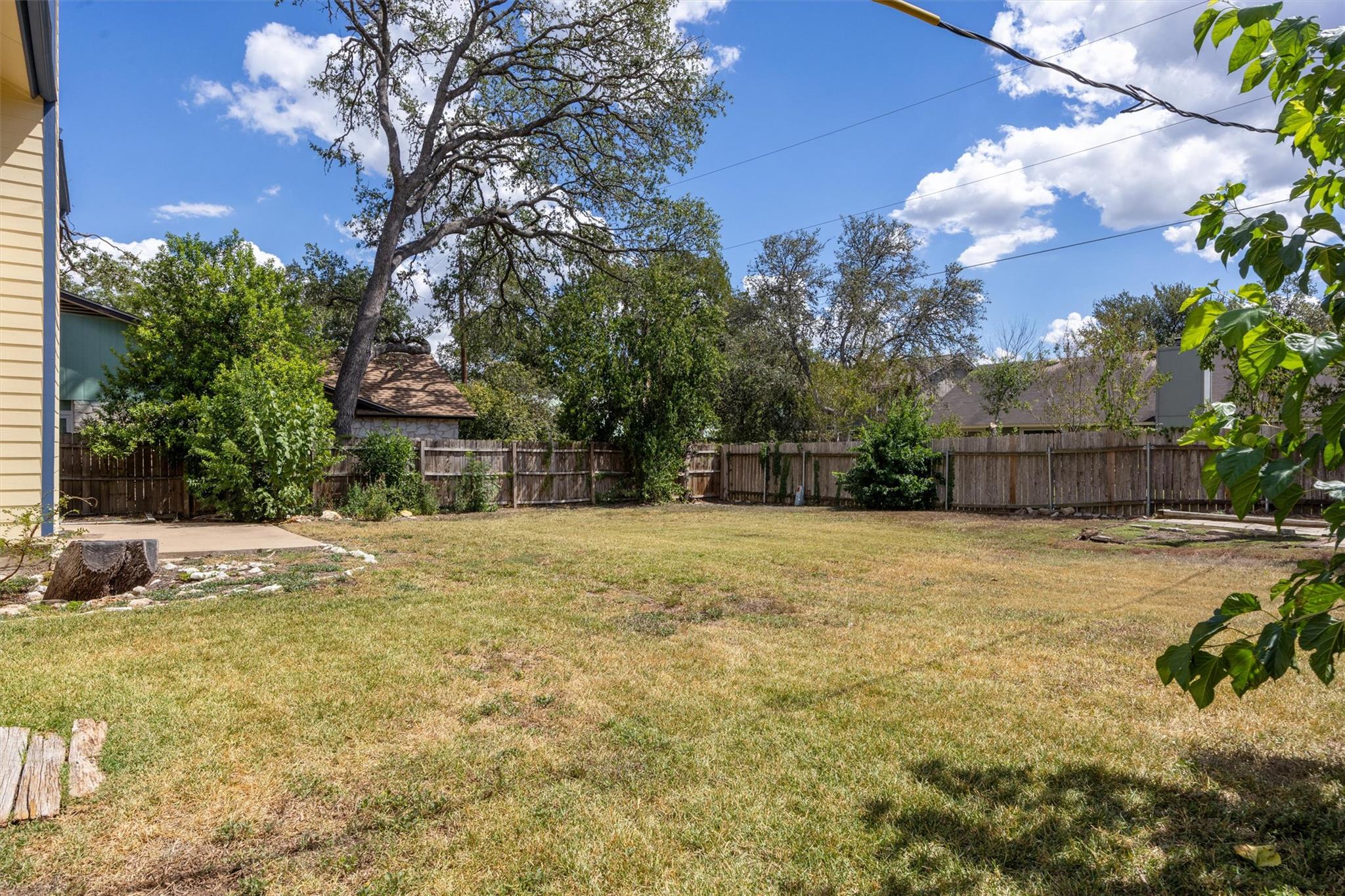 5217 Summerset Trl, Austin, TX 78749