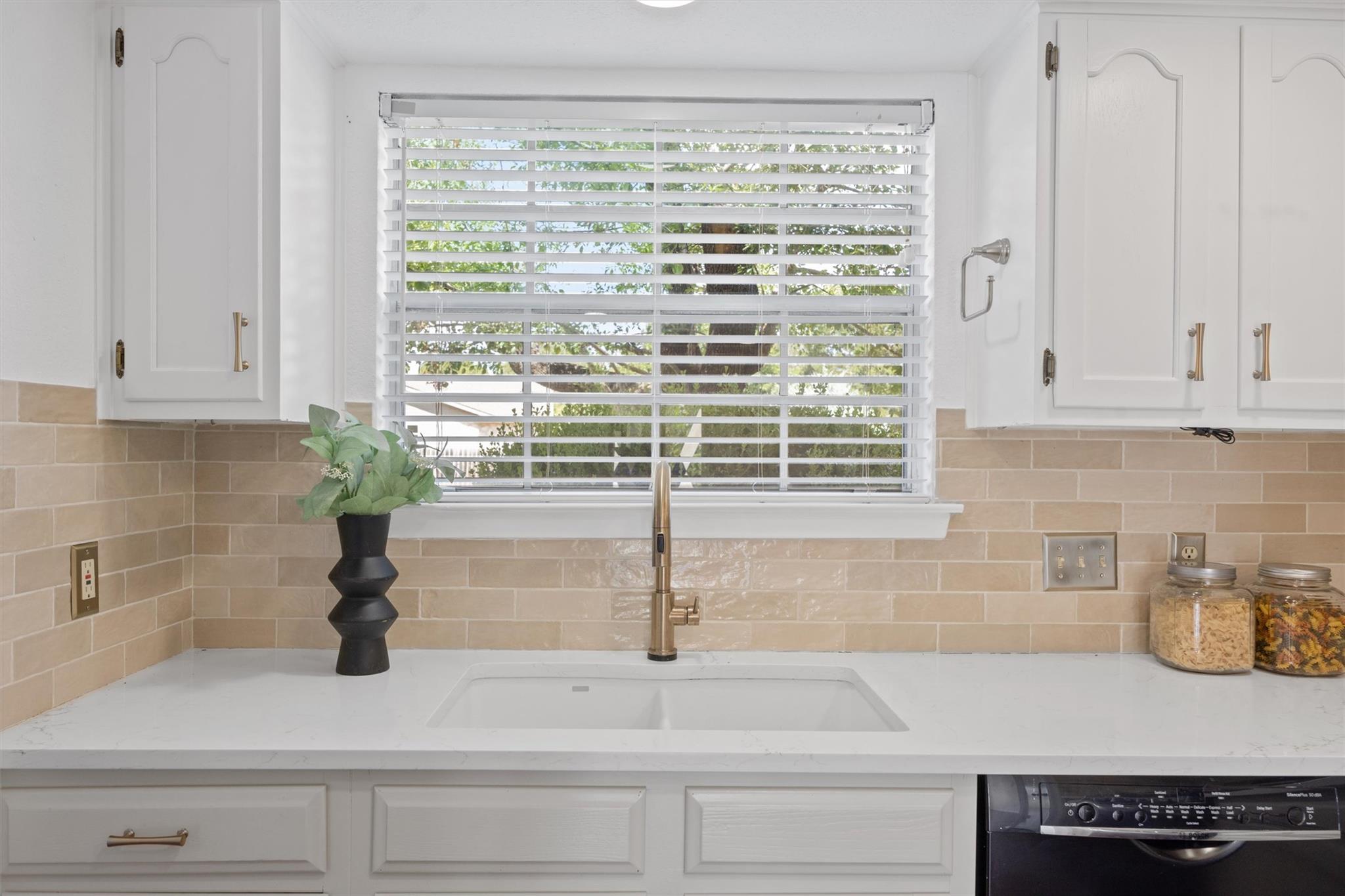 5217 Summerset Trl, Austin, TX 78749