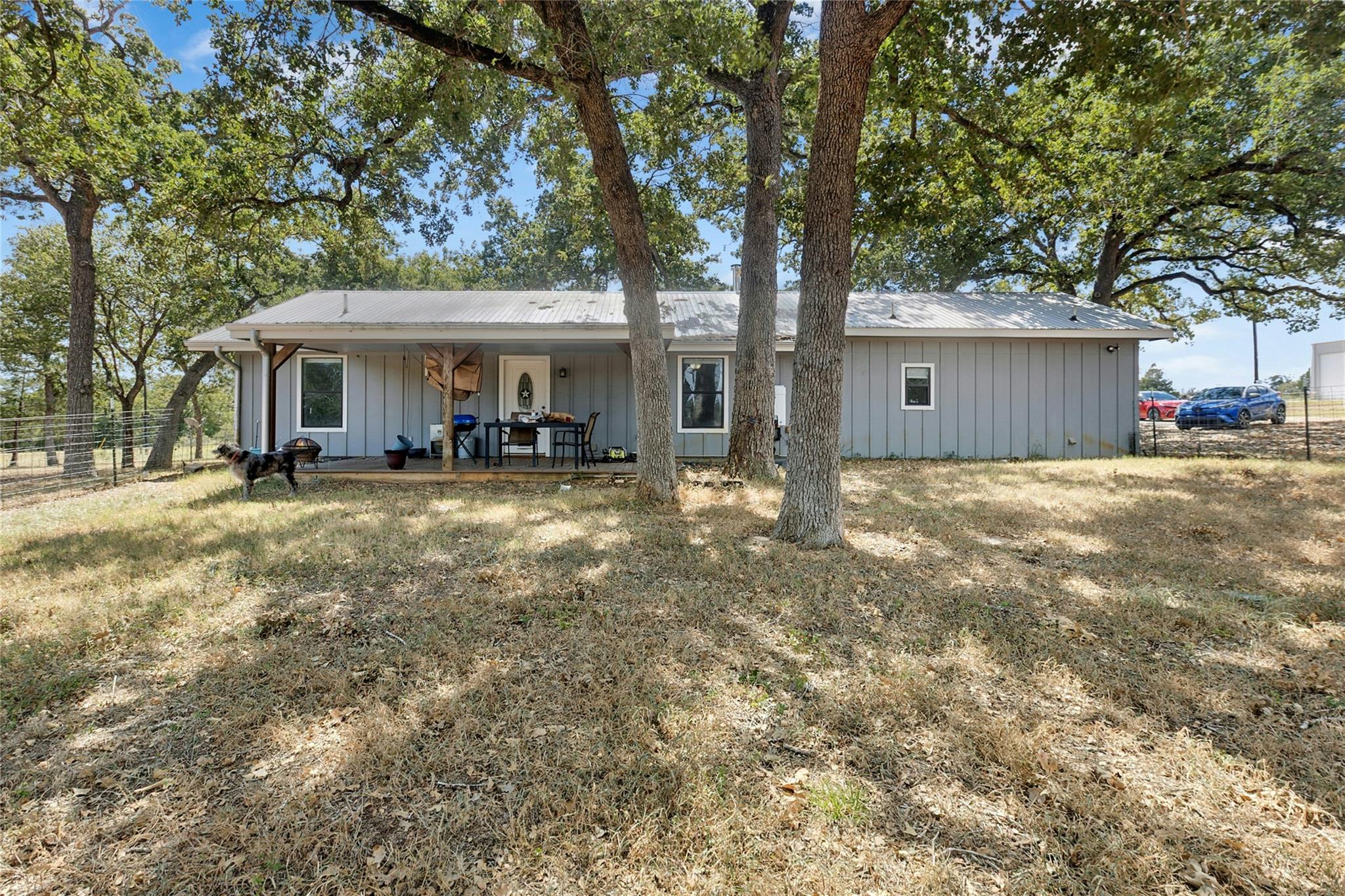 1498 County Road 313, Lexington, TX 78947