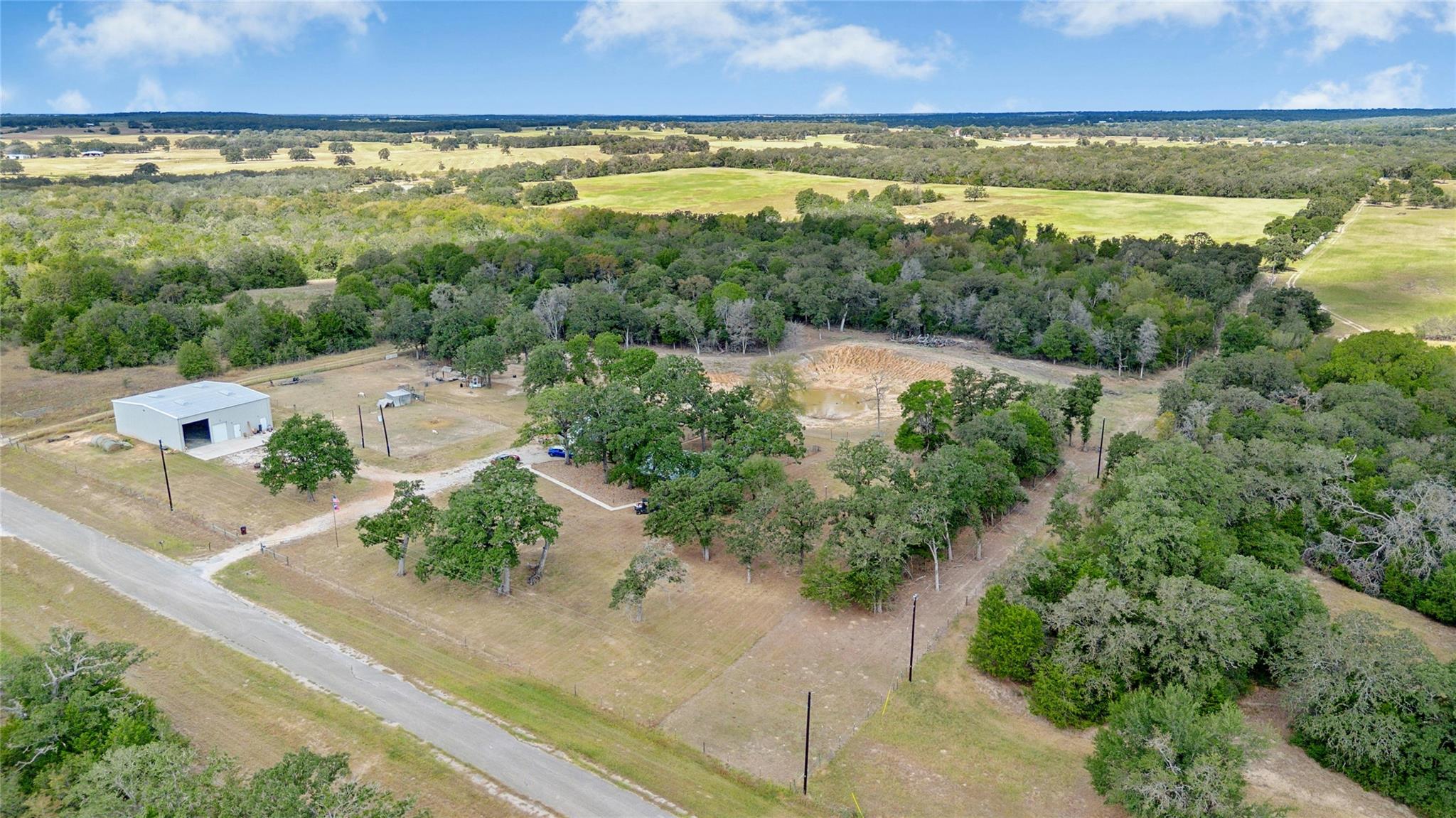 1498 County Road 313, Lexington, TX 78947