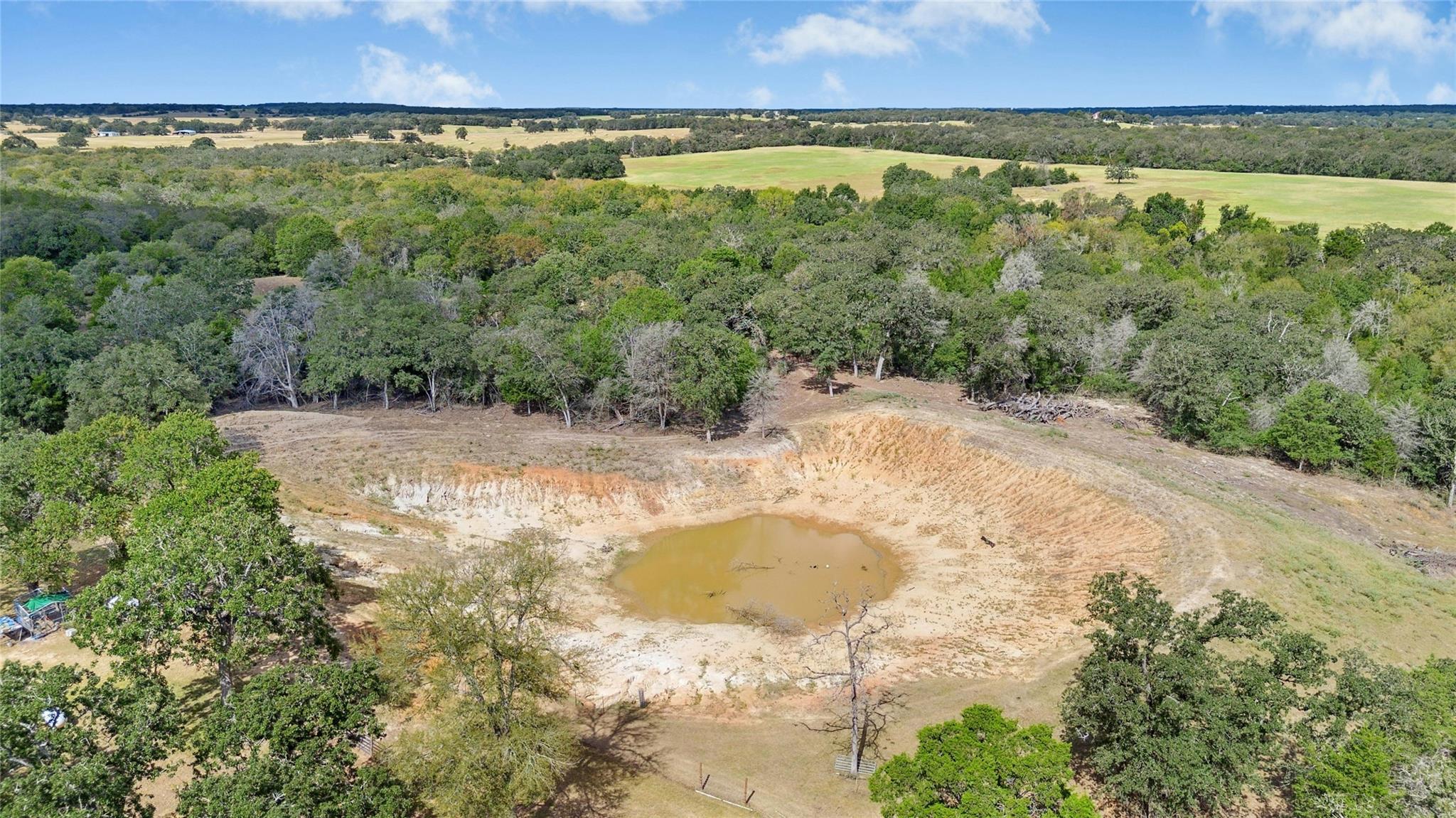 1498 County Road 313, Lexington, TX 78947