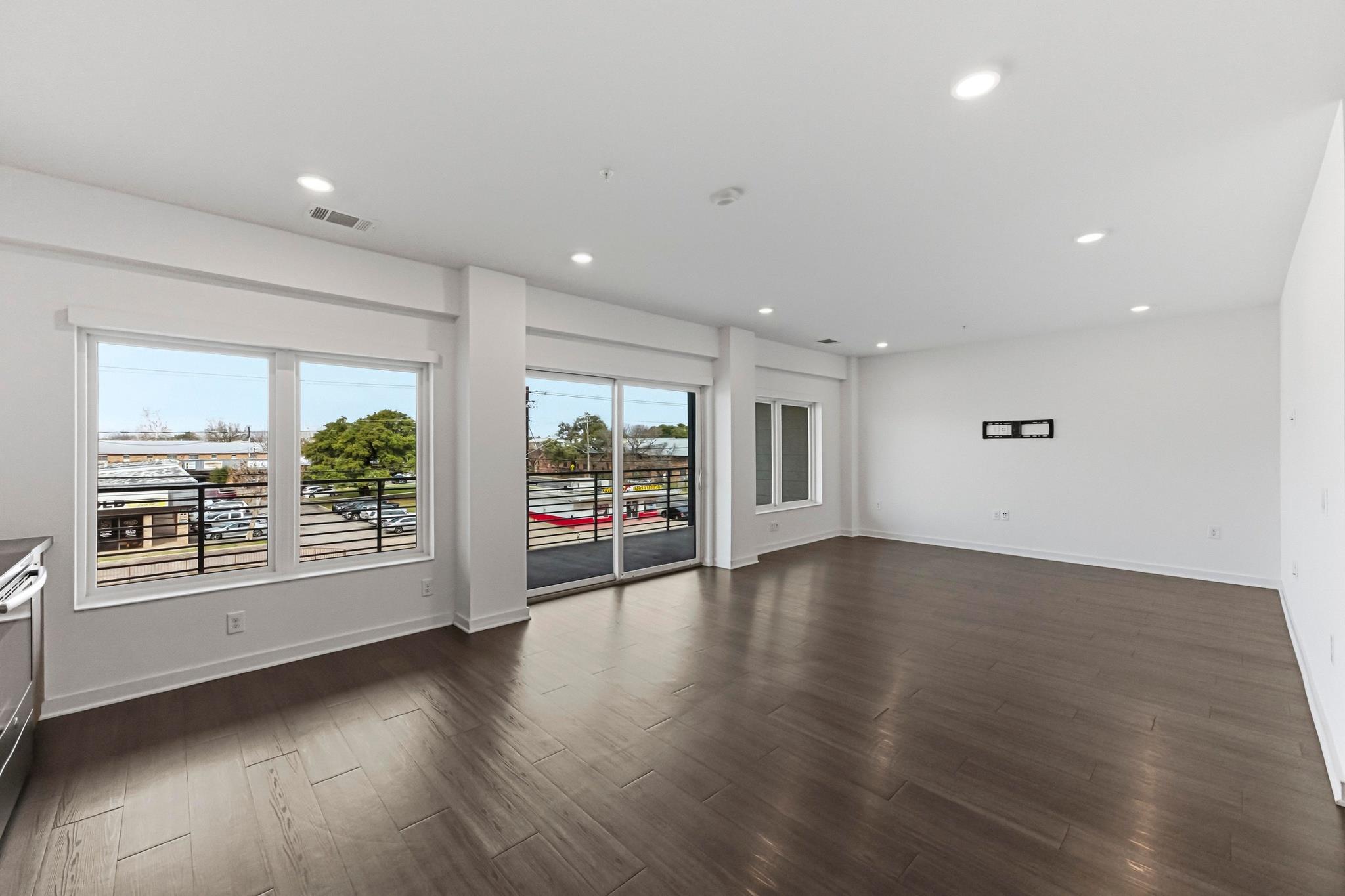 4361 S Congress Ave # 309, Austin, TX 78745