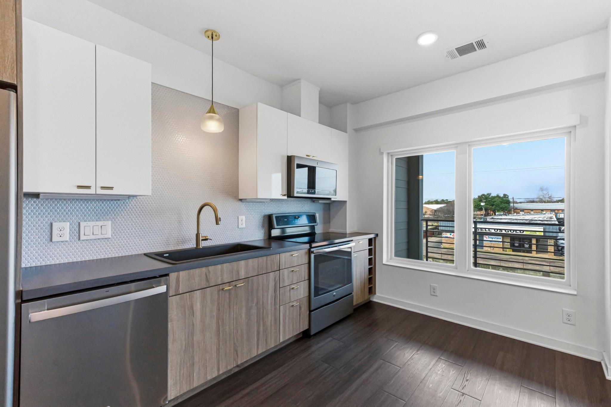 4361 S Congress Ave # 309, Austin, TX 78745