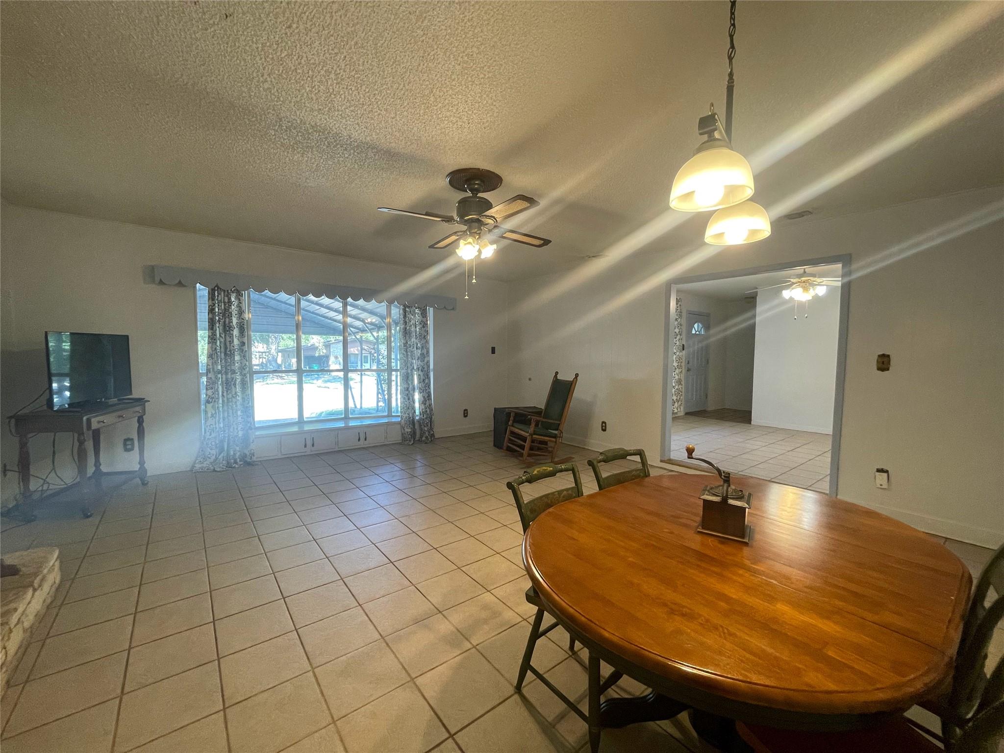 1304 W Avenue B, Lampasas, TX 76550