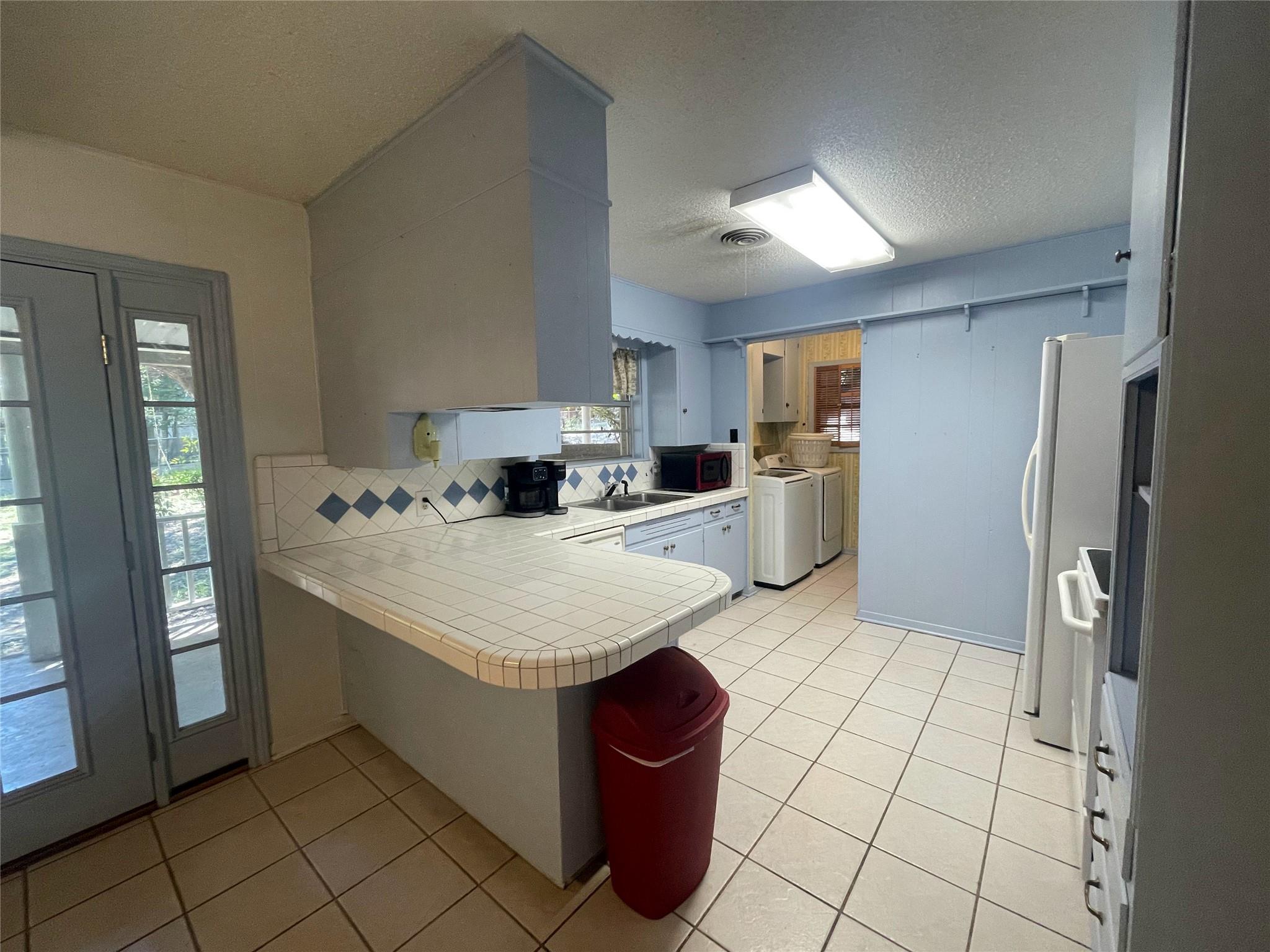 1304 W Avenue B, Lampasas, TX 76550