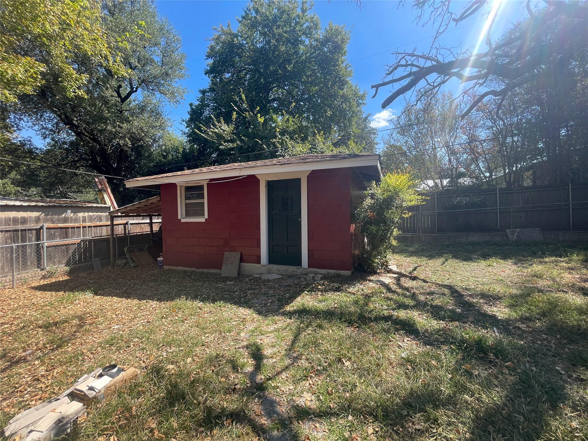 1304 W Avenue B, Lampasas, TX 76550
