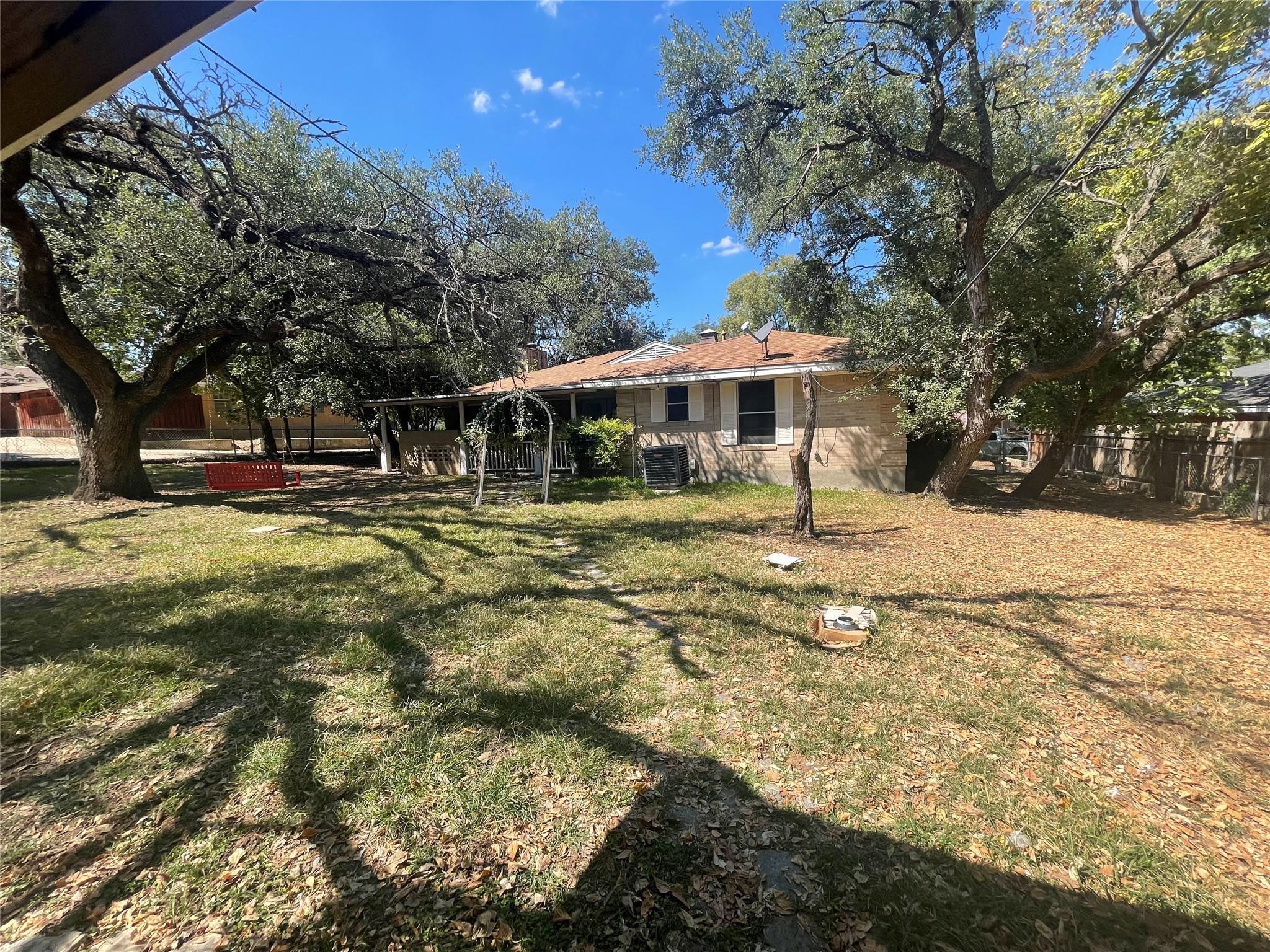 1304 W Avenue B, Lampasas, TX 76550