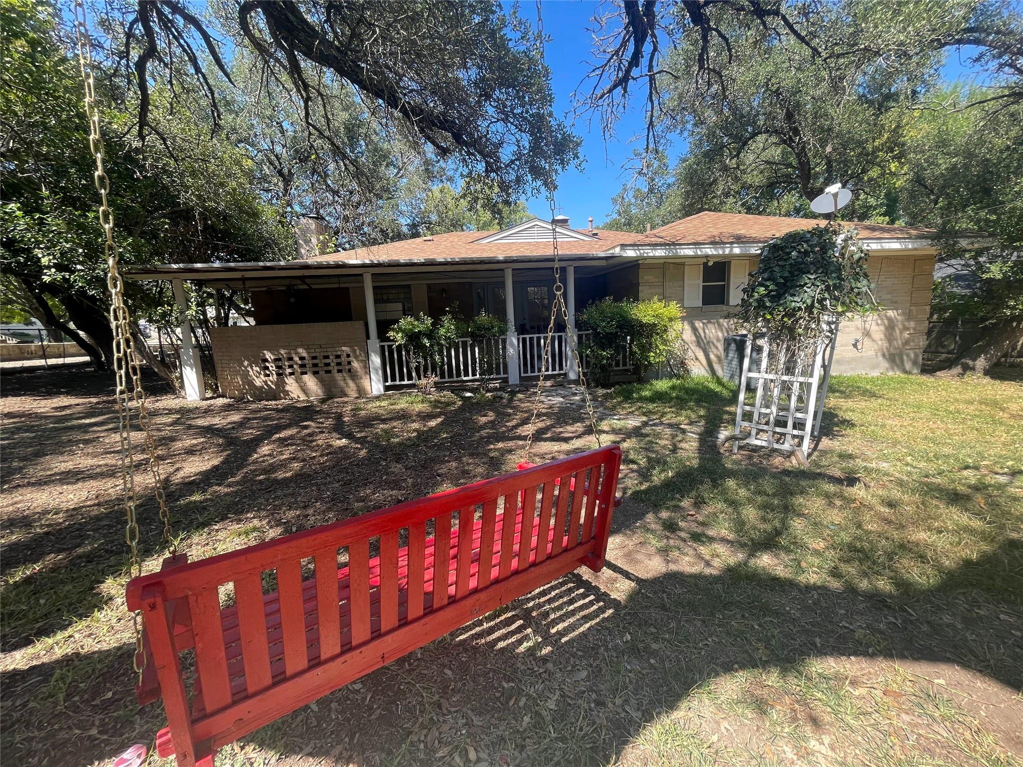 1304 W Avenue B, Lampasas, TX 76550
