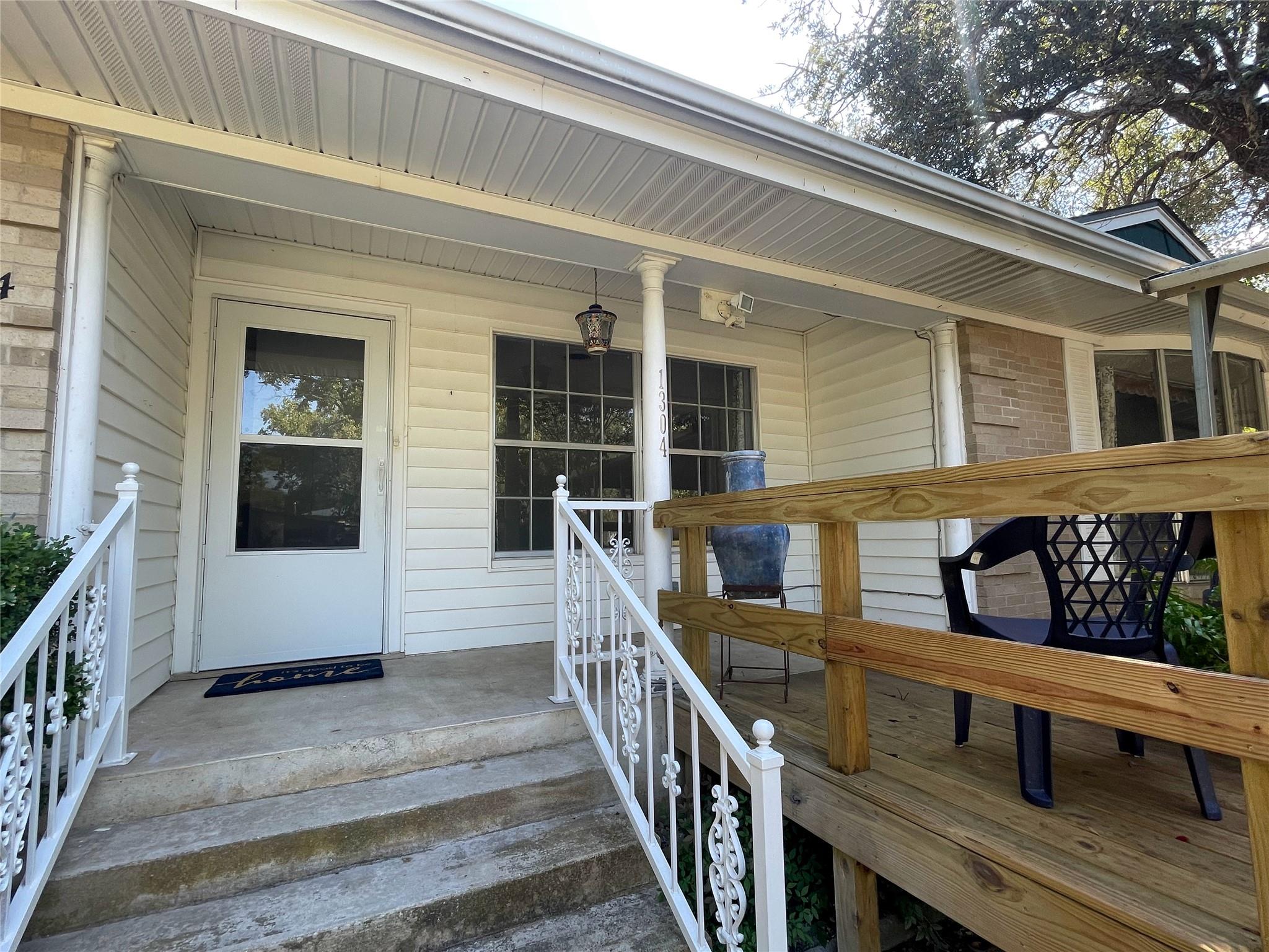 1304 W Avenue B, Lampasas, TX 76550