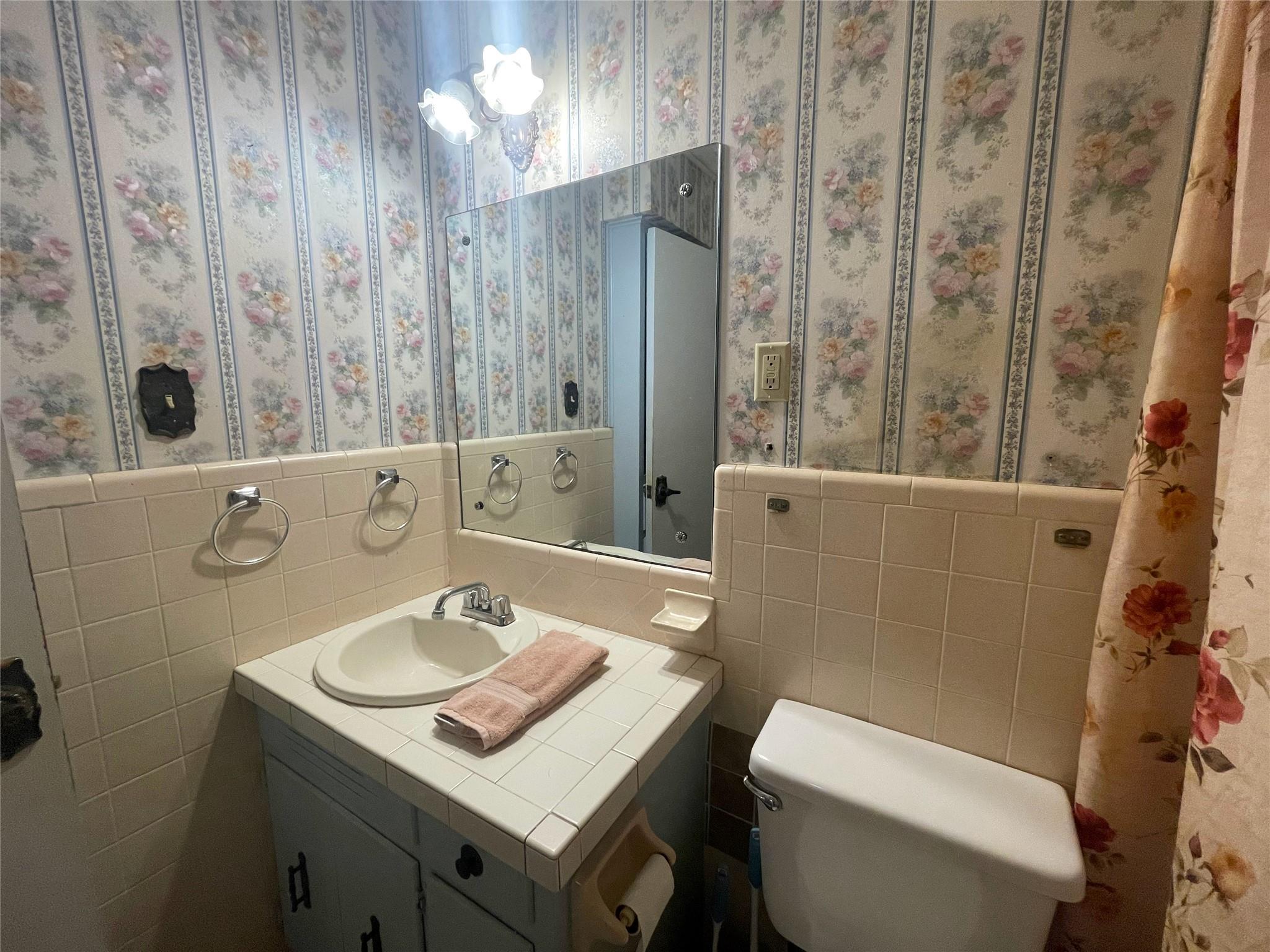 1304 W Avenue B, Lampasas, TX 76550