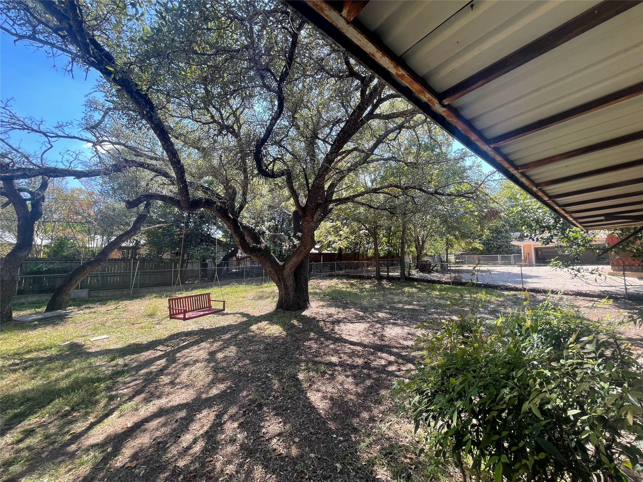 1304 W Avenue B, Lampasas, TX 76550
