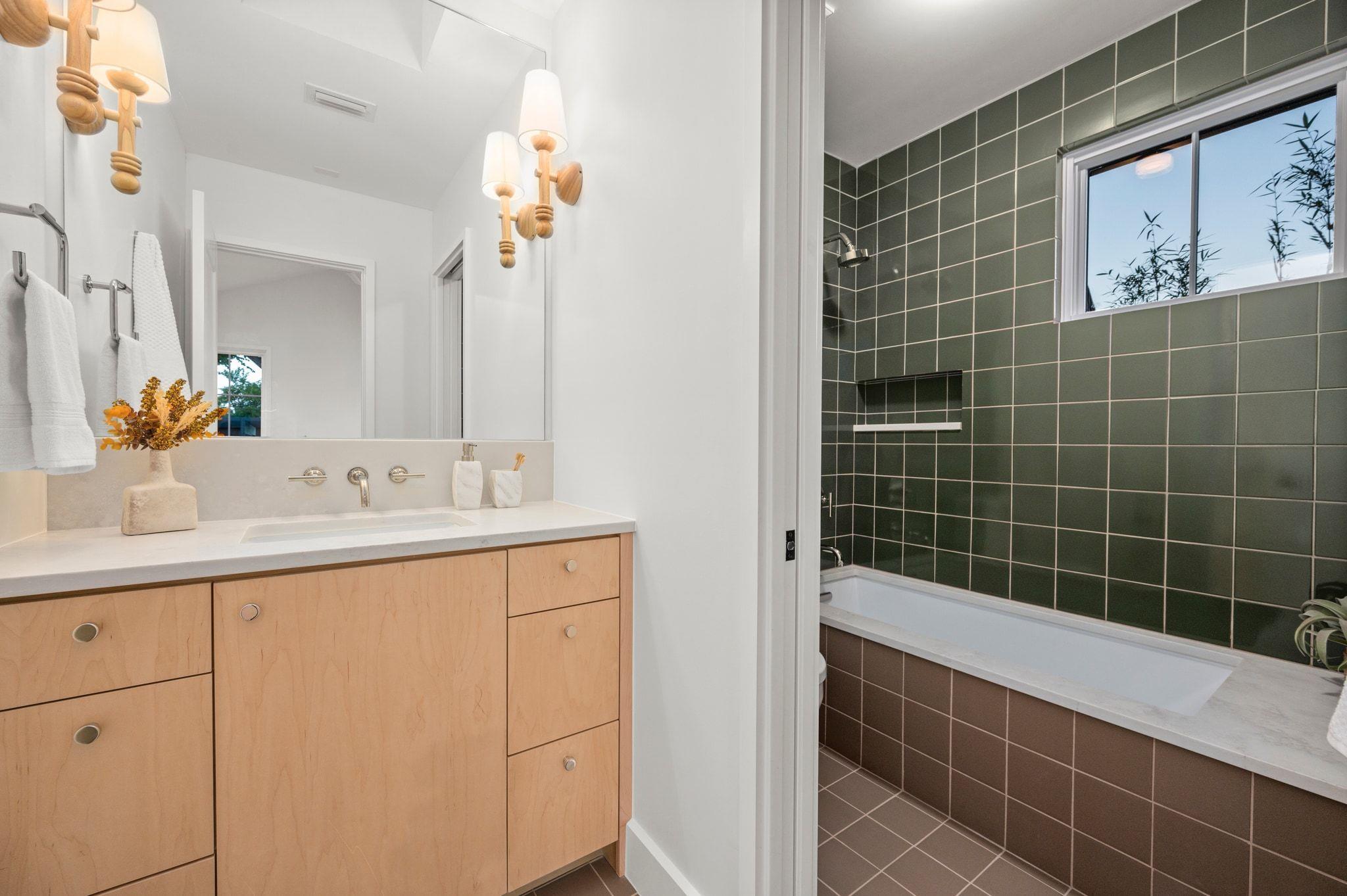 706 W Johanna St, Austin, TX 78704