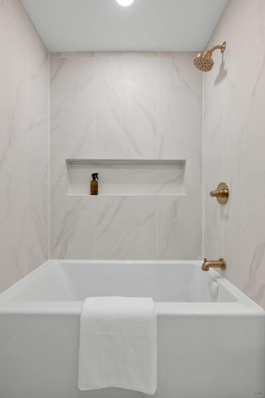 2710 Greenlawn Pkwy, Austin, TX 78757