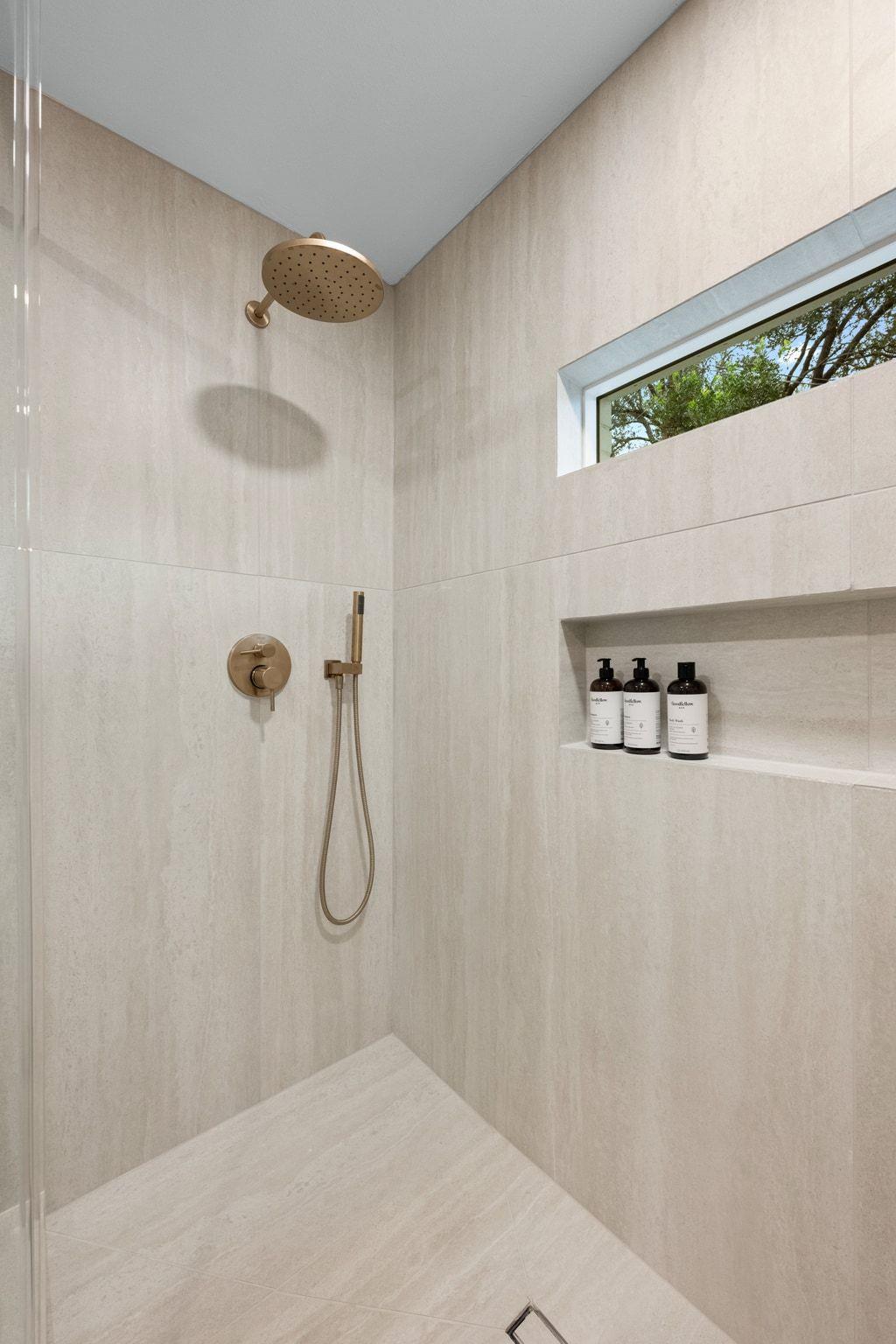 2710 Greenlawn Pkwy, Austin, TX 78757