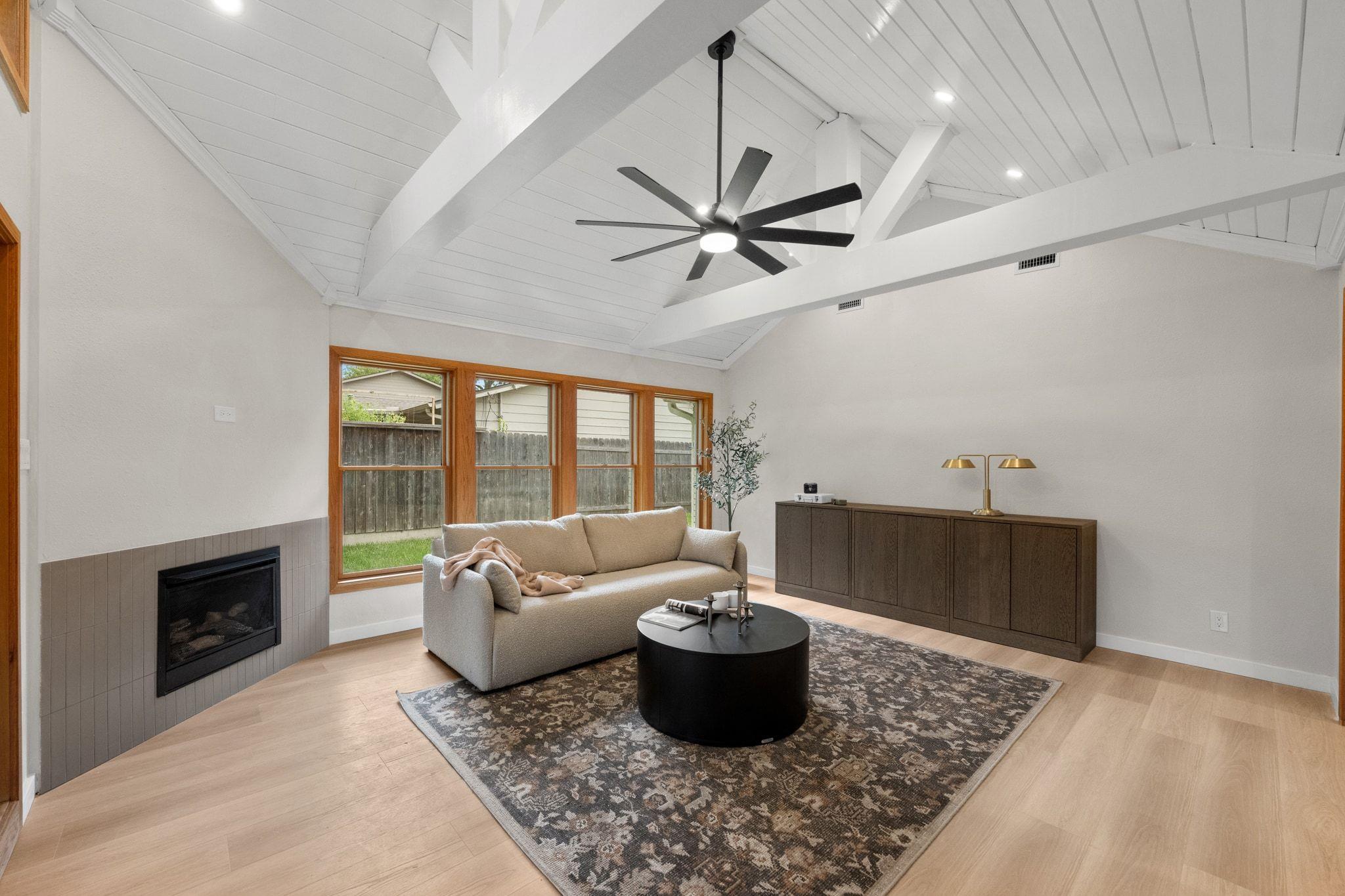 2710 Greenlawn Pkwy, Austin, TX 78757