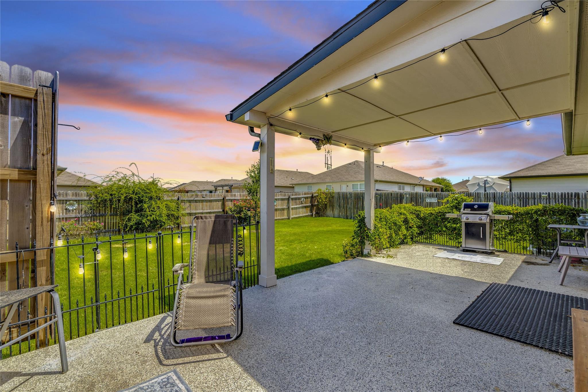 303 Marimoor Dr, Hutto, TX 78634