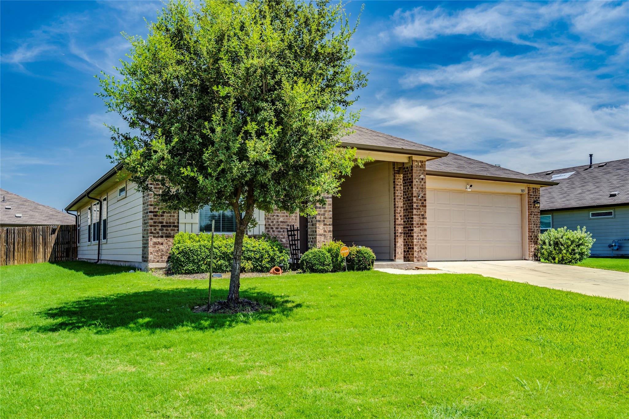303 Marimoor Dr, Hutto, TX 78634