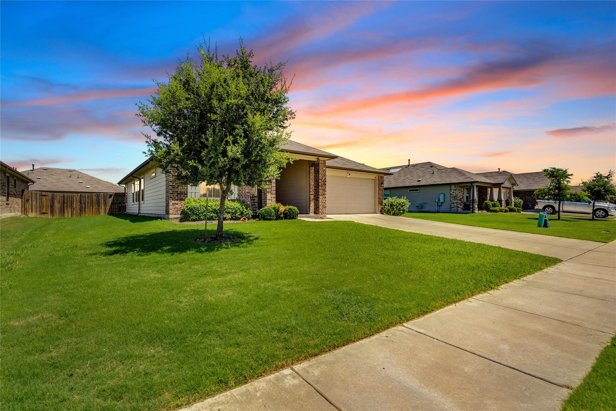 303 Marimoor Dr, Hutto, TX 78634