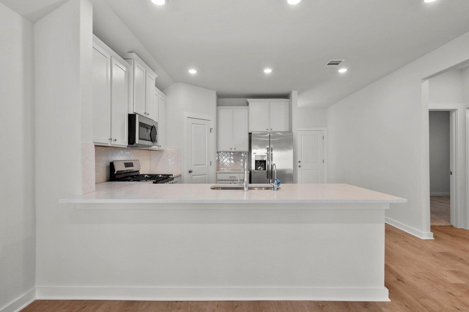 517 Bloomington Loop, Hutto, TX 78634