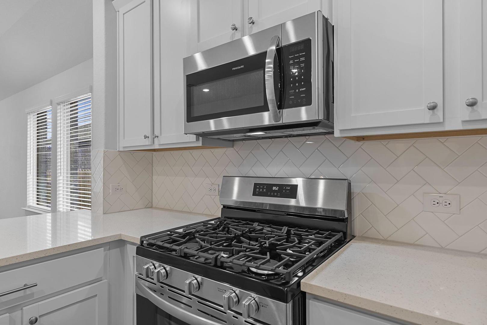 517 Bloomington Loop, Hutto, TX 78634