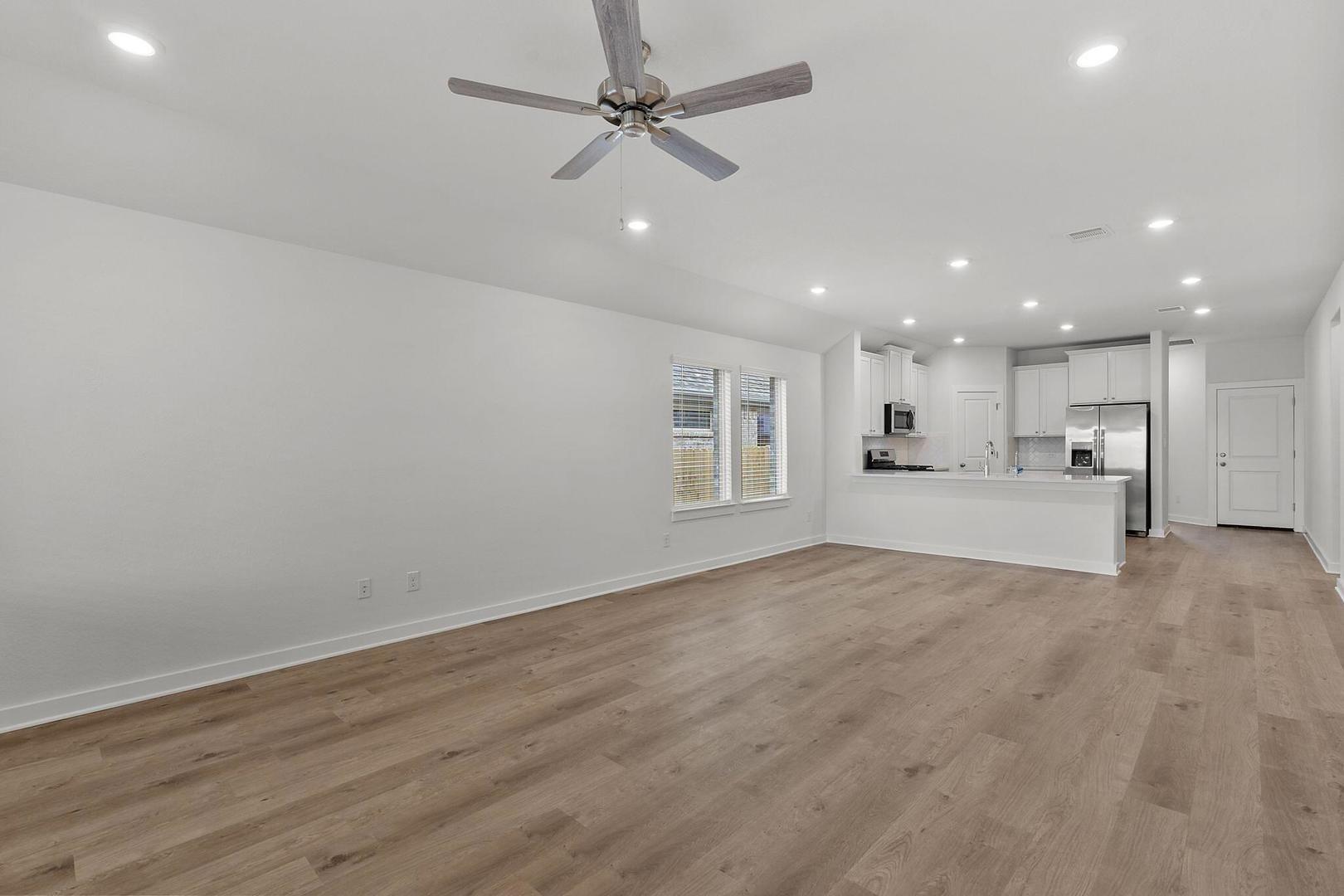 517 Bloomington Loop, Hutto, TX 78634