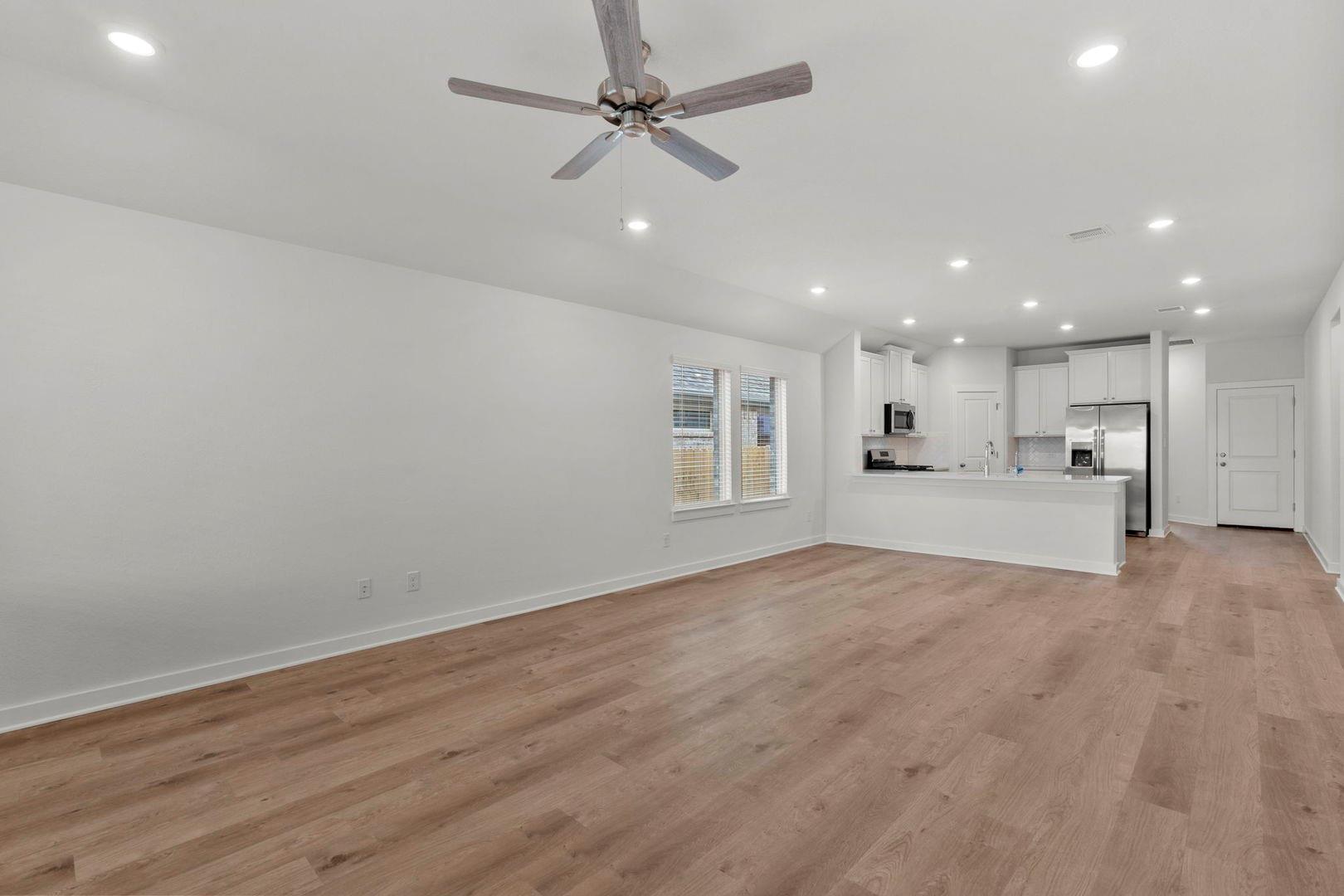 517 Bloomington Loop, Hutto, TX 78634