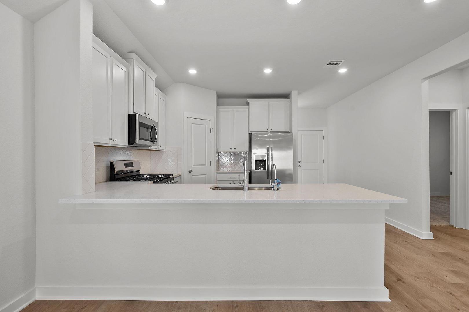 517 Bloomington Loop, Hutto, TX 78634