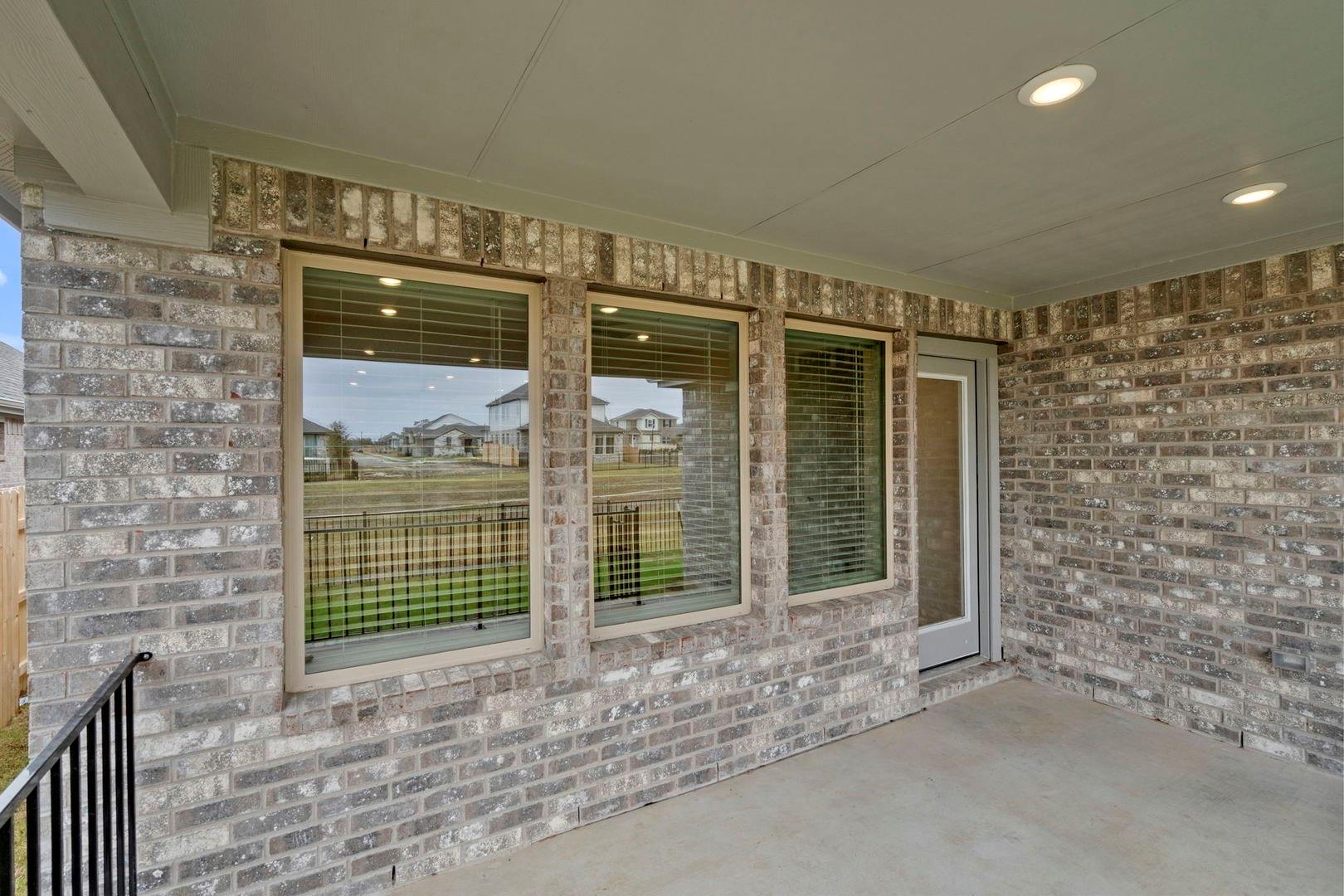 517 Bloomington Loop, Hutto, TX 78634
