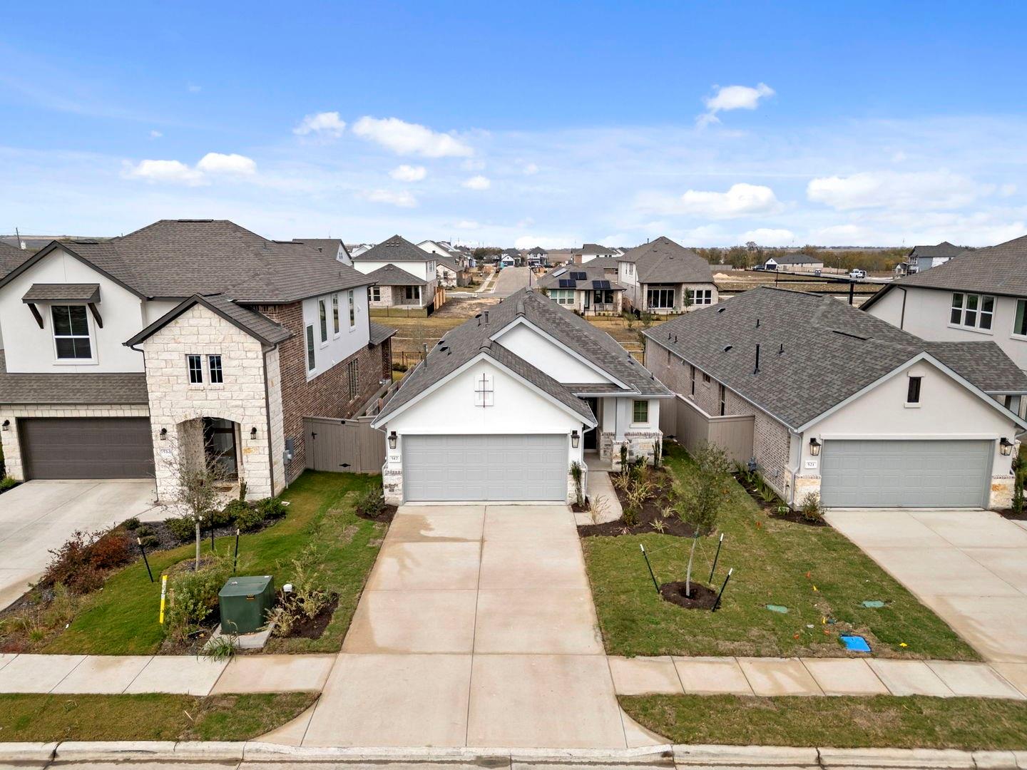 517 Bloomington Loop, Hutto, TX 78634