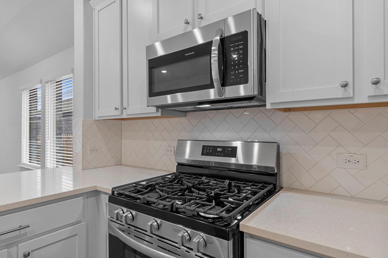 517 Bloomington Loop, Hutto, TX 78634