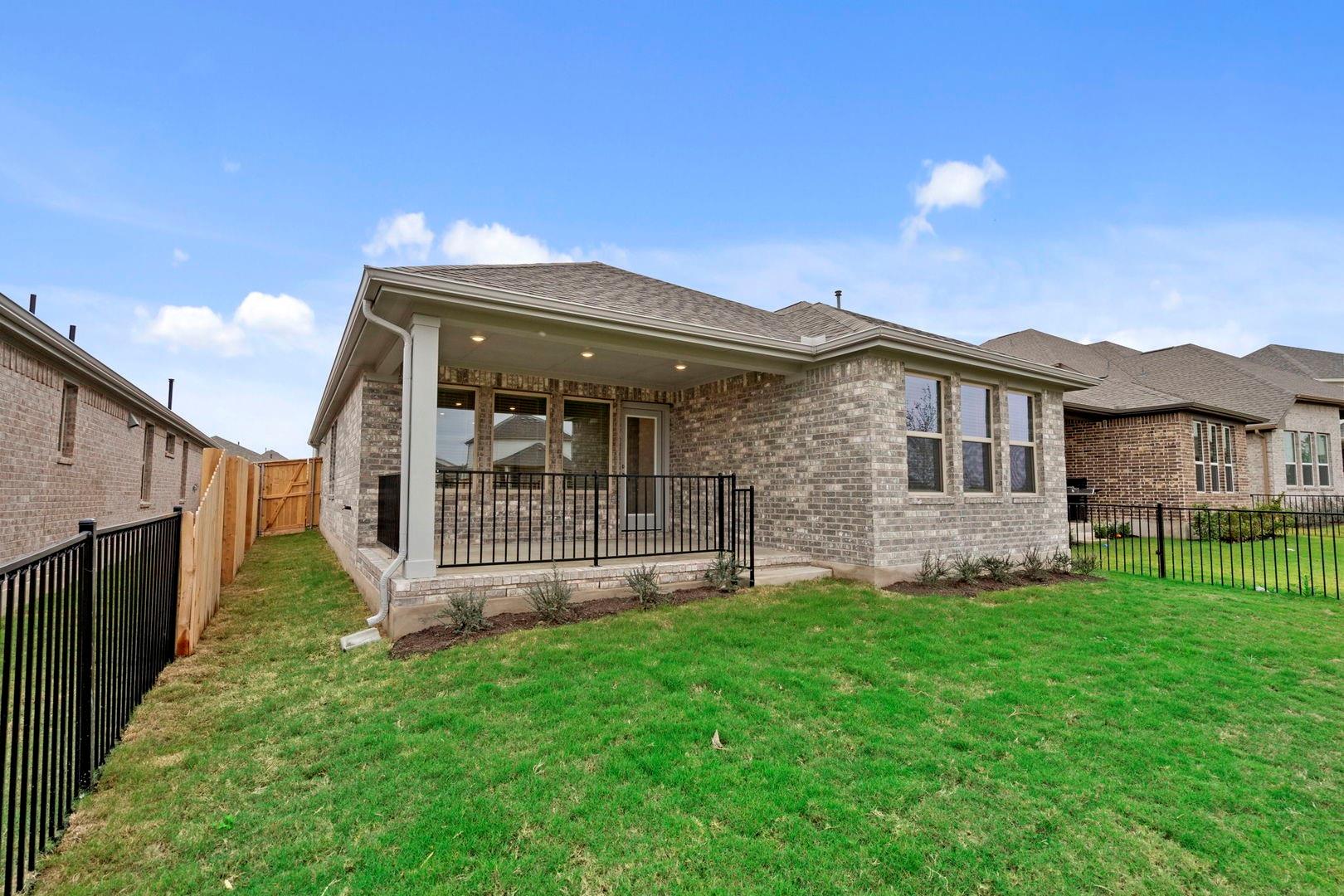 517 Bloomington Loop, Hutto, TX 78634