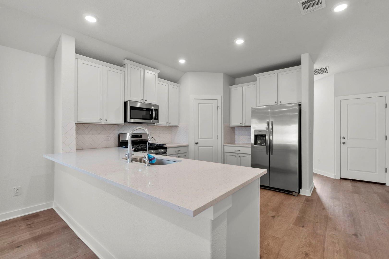 517 Bloomington Loop, Hutto, TX 78634