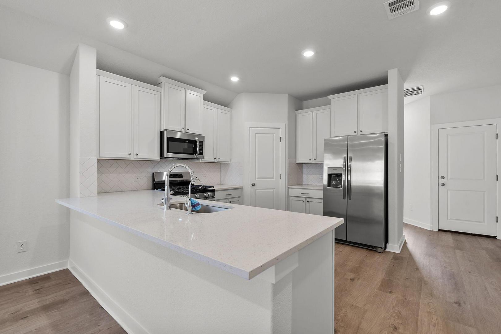 517 Bloomington Loop, Hutto, TX 78634