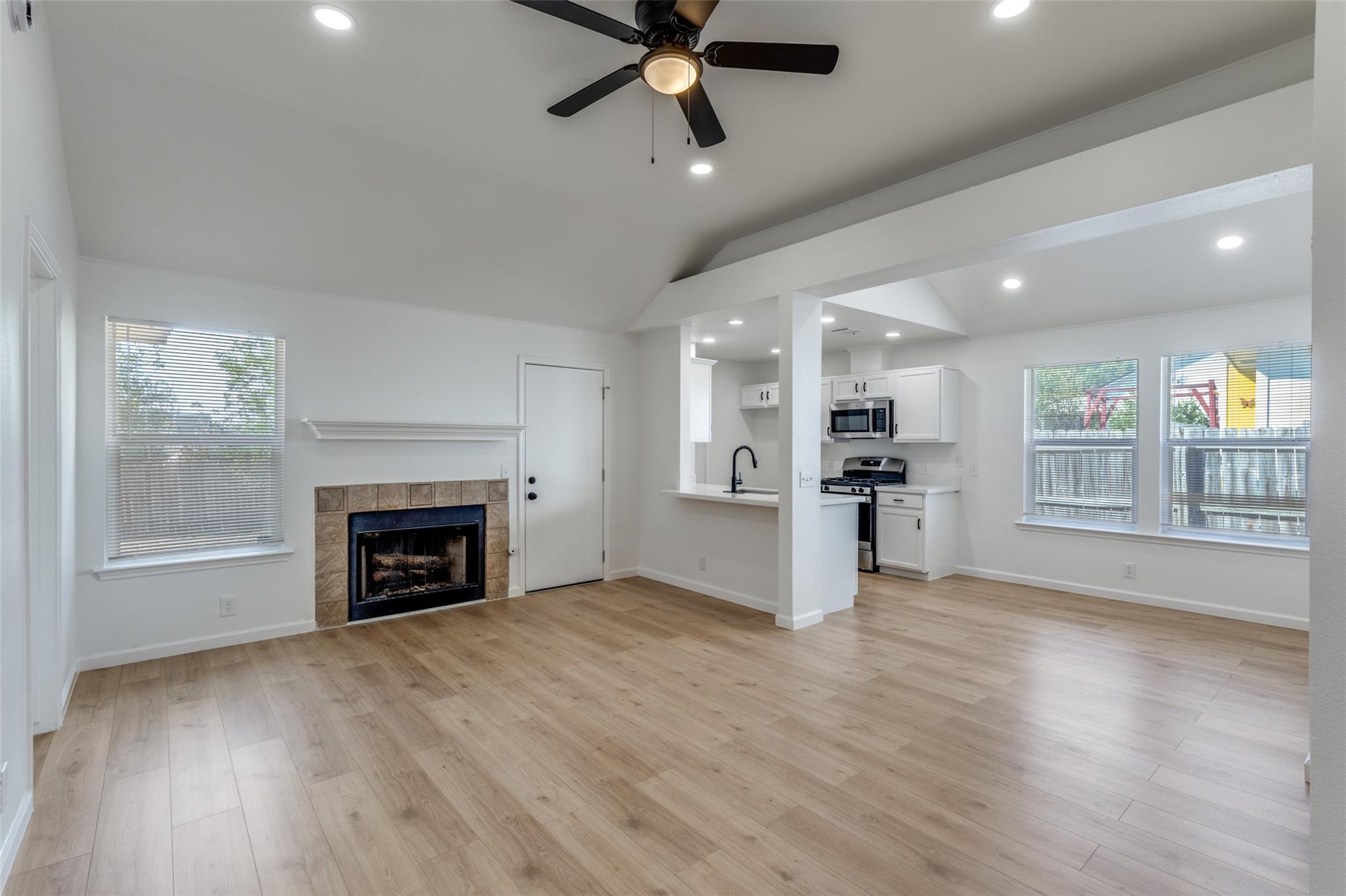 7204 Kellner Cv, Del Valle, TX 78617