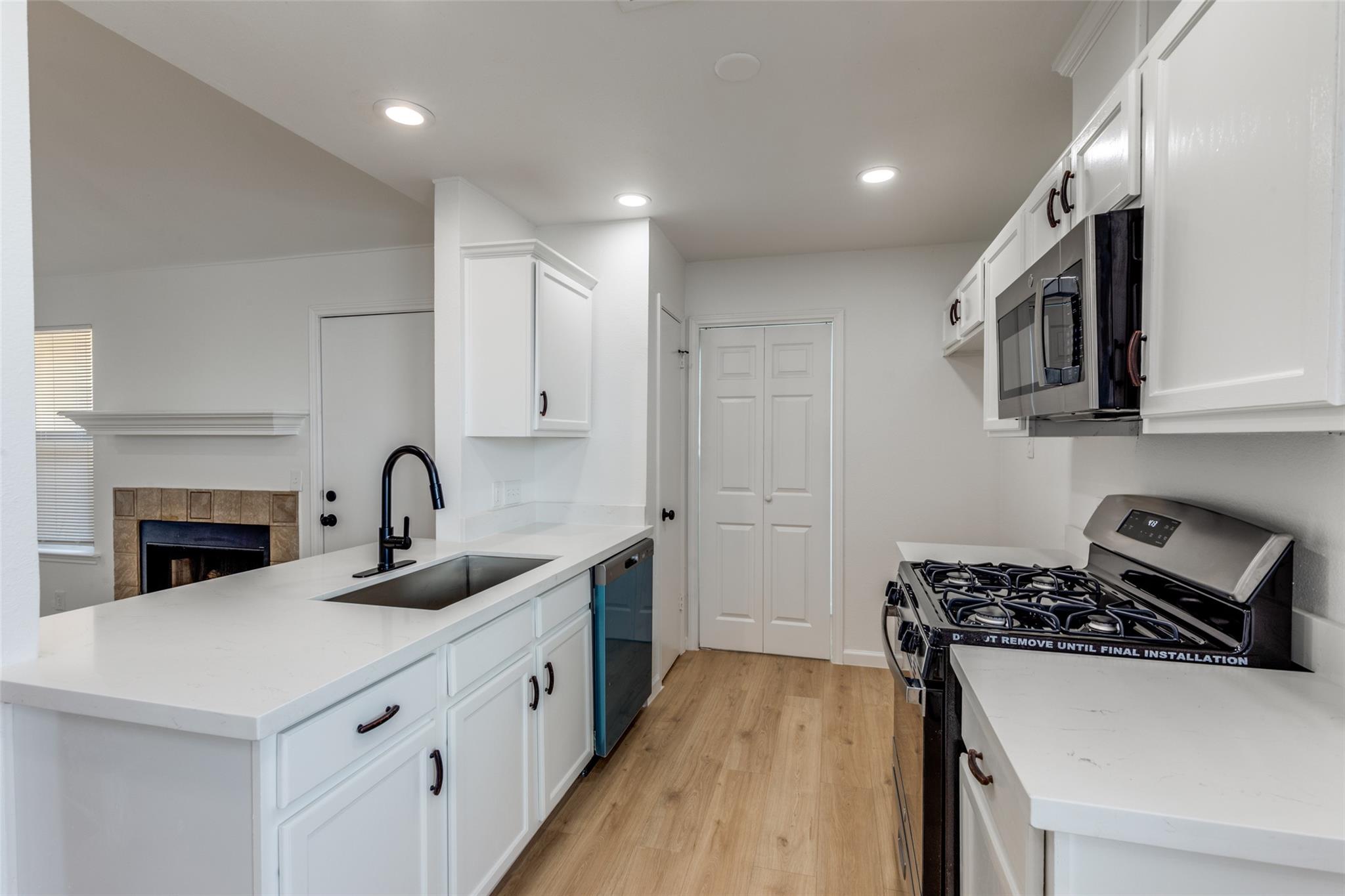 7204 Kellner Cv, Del Valle, TX 78617