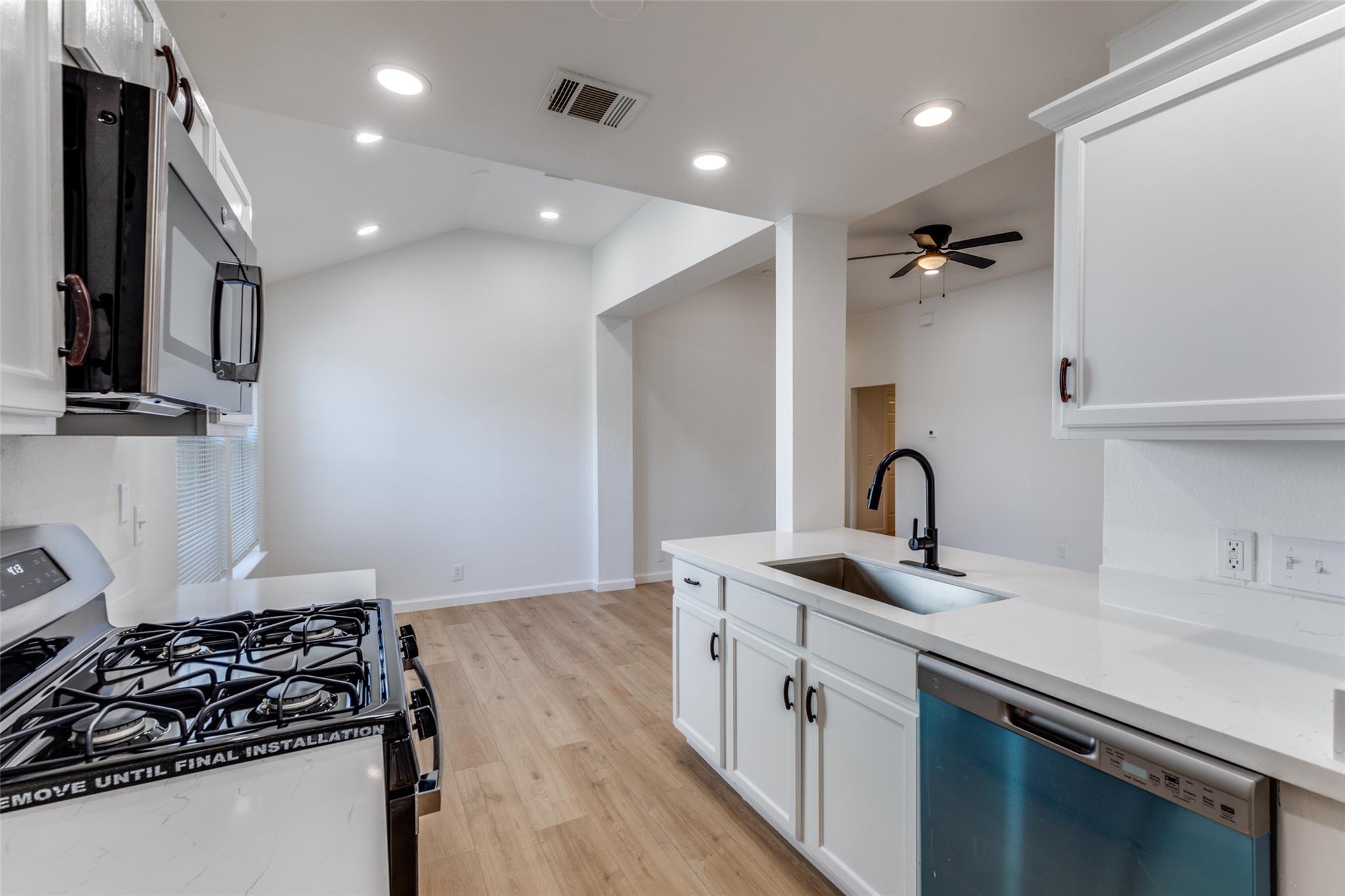 7204 Kellner Cv, Del Valle, TX 78617