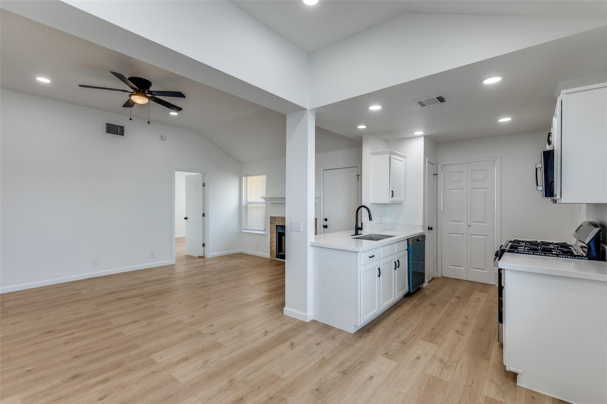 7204 Kellner Cv, Del Valle, TX 78617