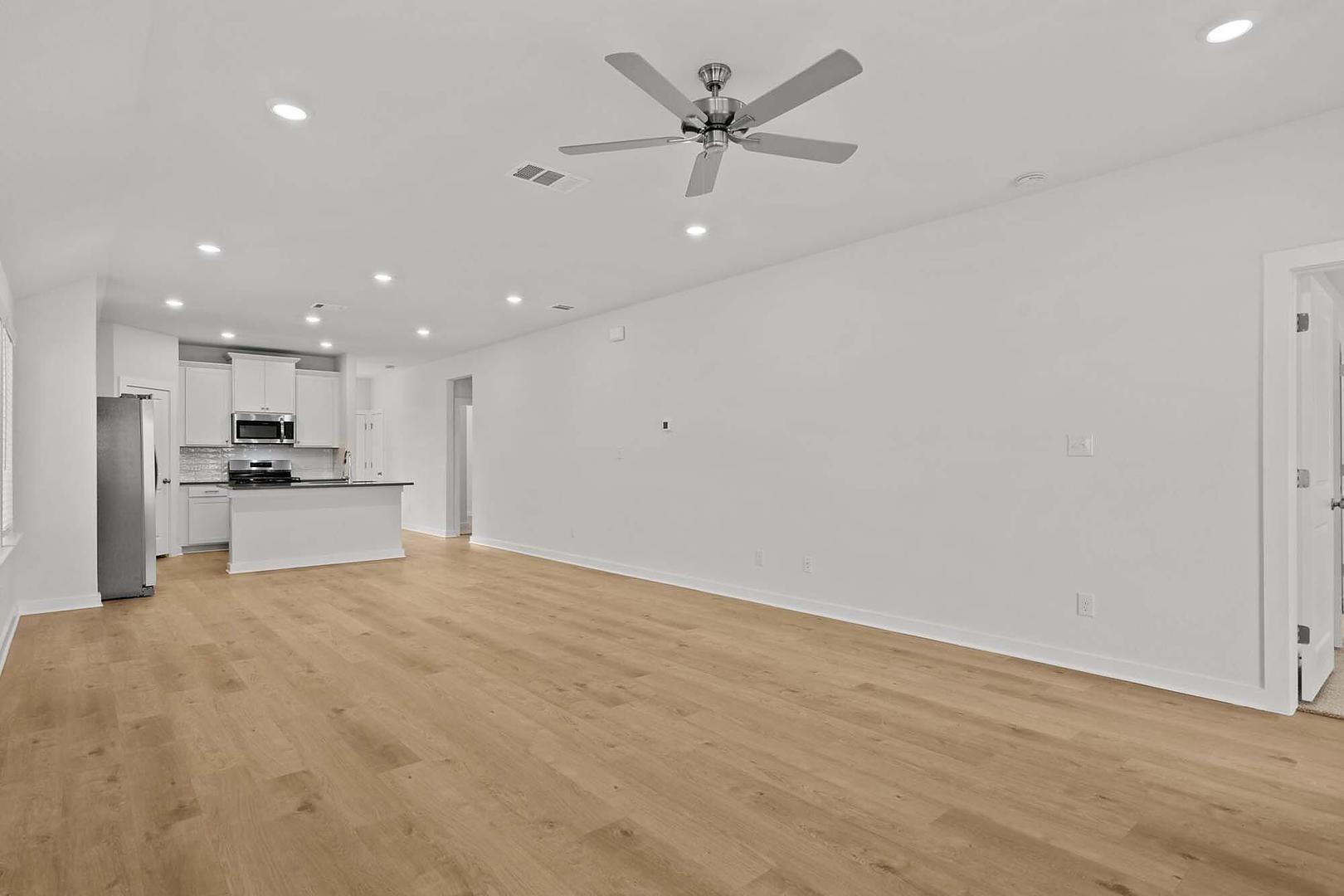 521 Bloomington Loop, Hutto, TX 78634