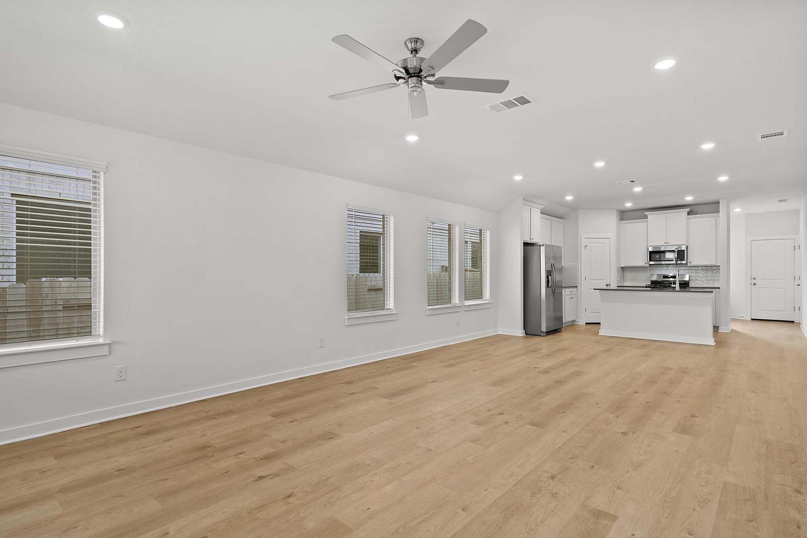 521 Bloomington Loop, Hutto, TX 78634