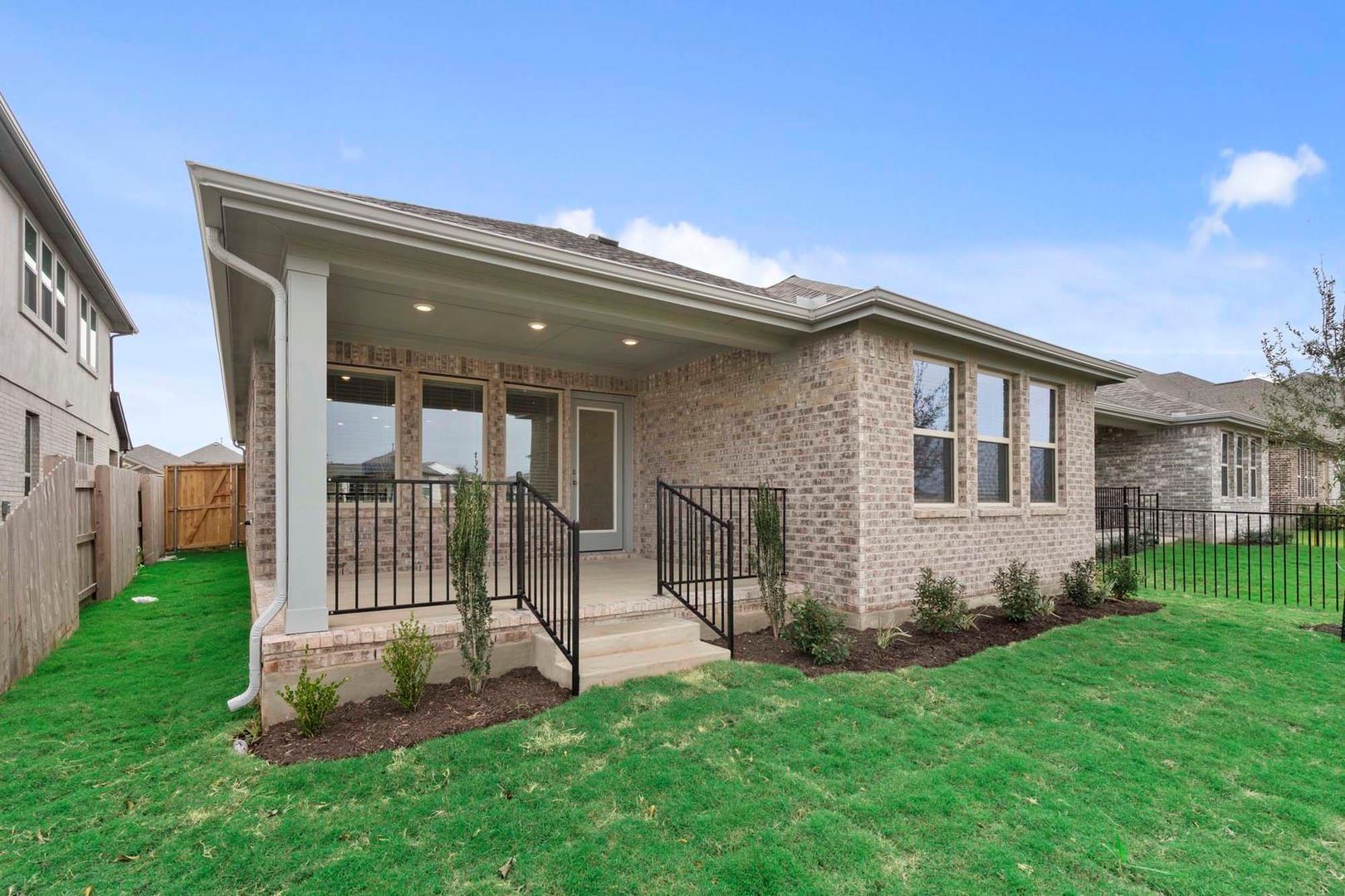 521 Bloomington Loop, Hutto, TX 78634