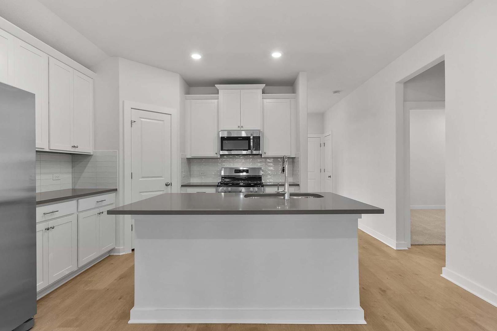 521 Bloomington Loop, Hutto, TX 78634