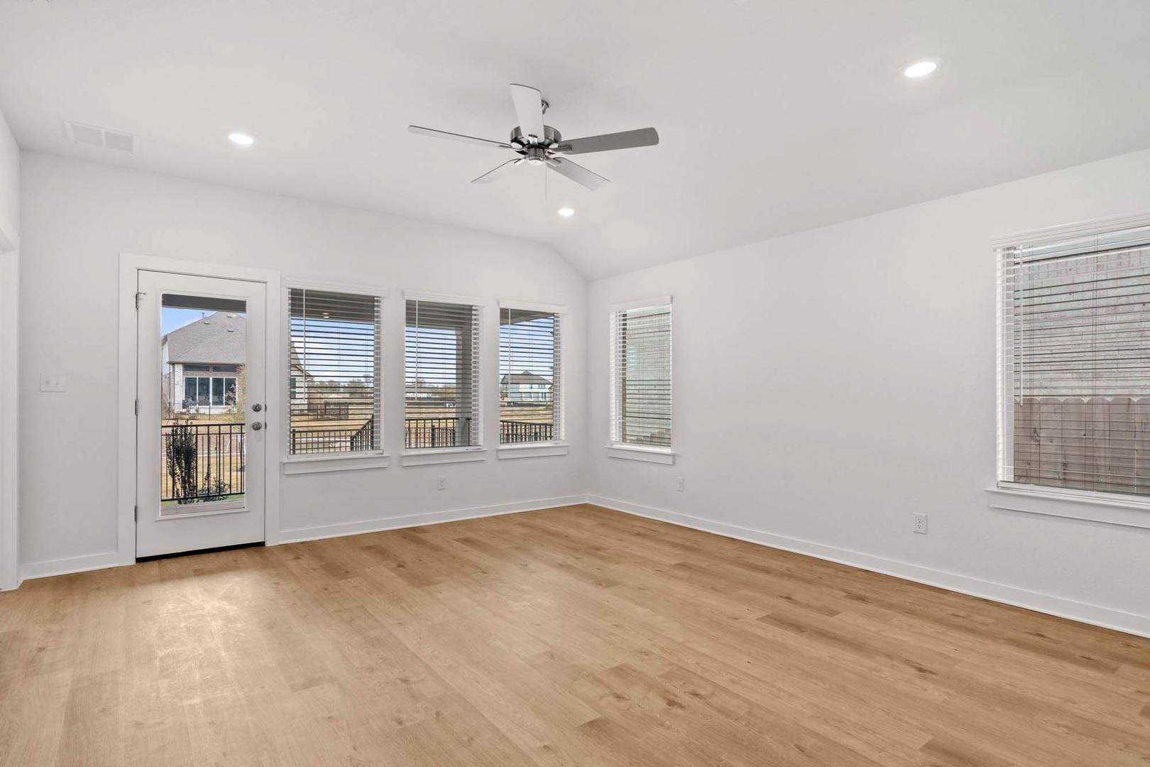 521 Bloomington Loop, Hutto, TX 78634