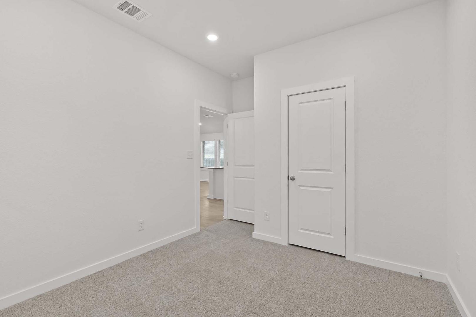 521 Bloomington Loop, Hutto, TX 78634